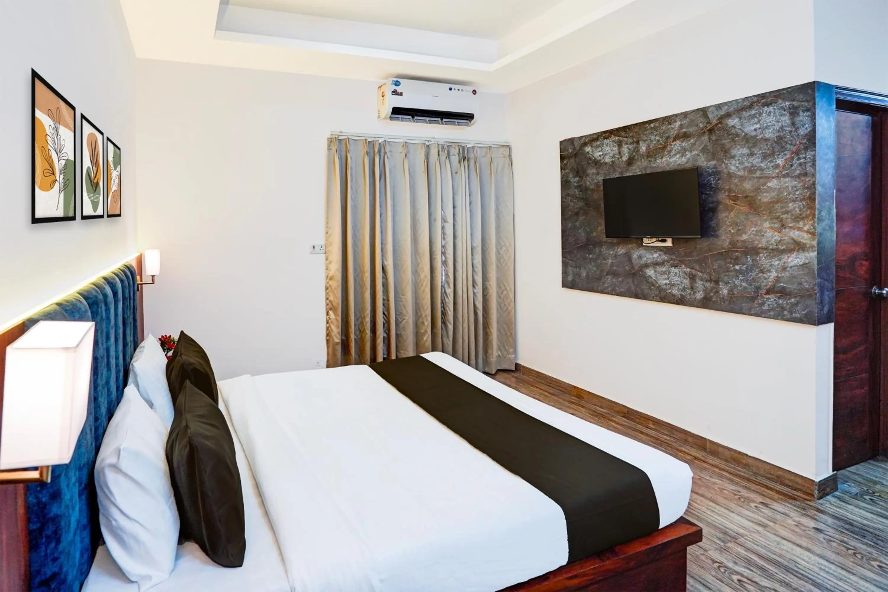 Bedroom, Bed in Super Townhouse Prince Chowk Near Railway Station