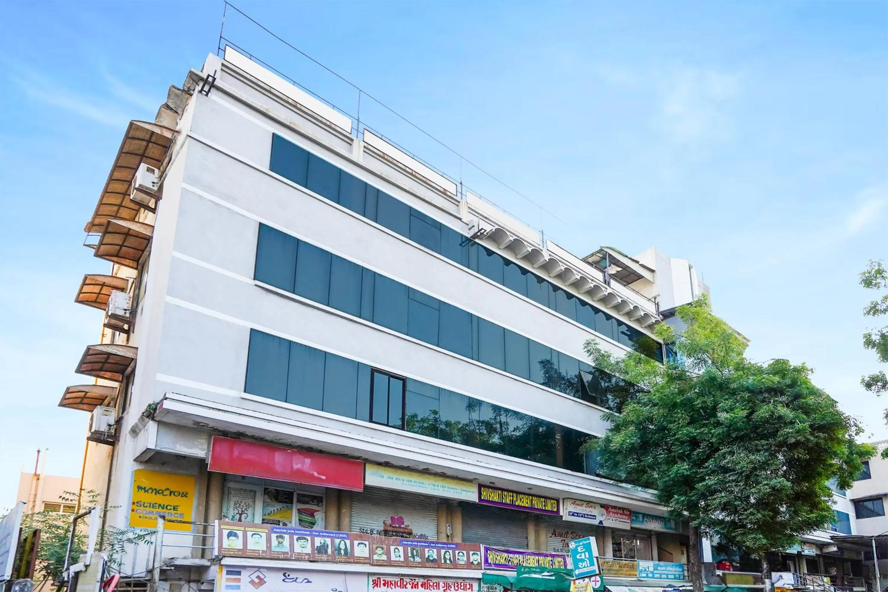 Facade/entrance in Hotel O Vibrant Residency