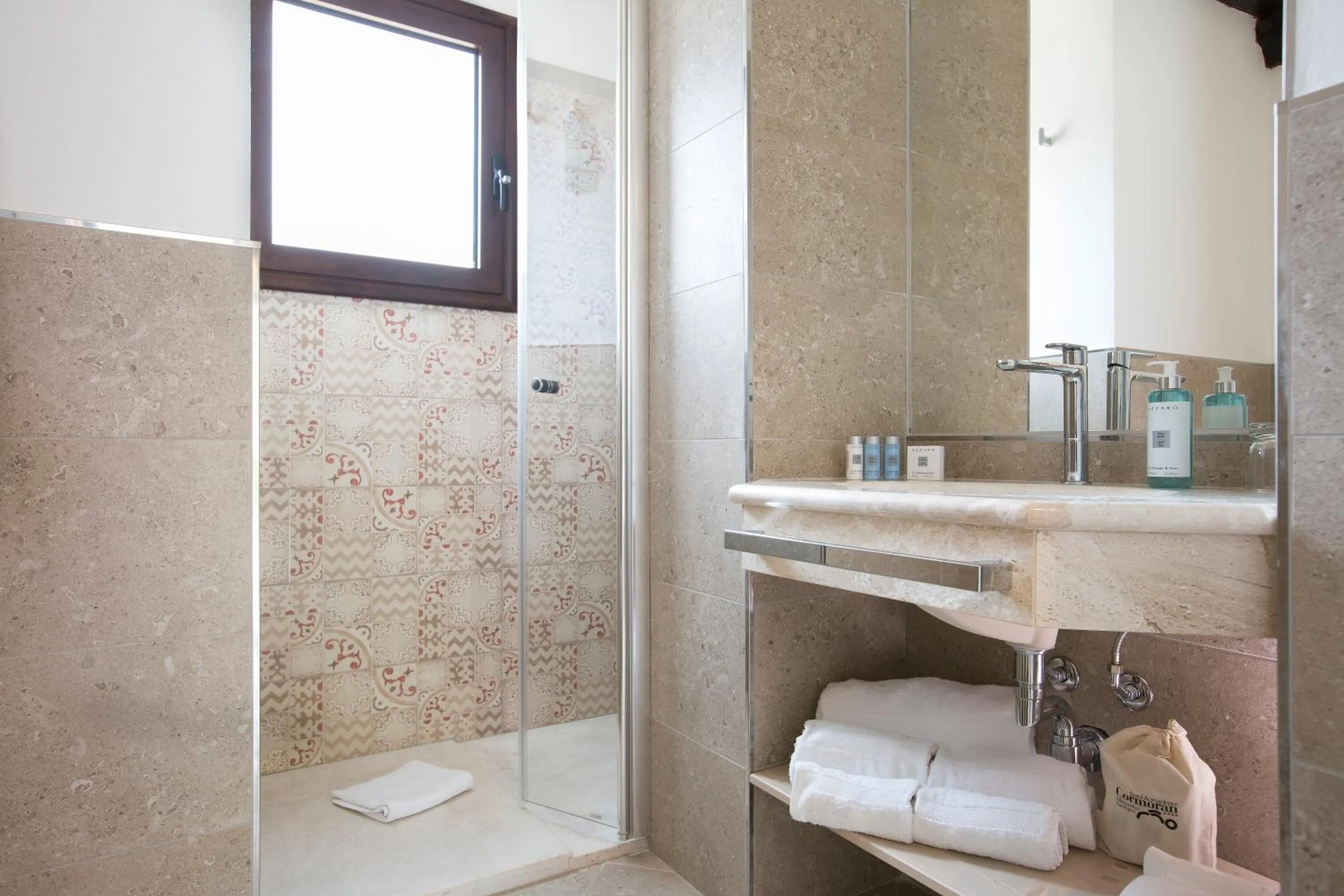 Shower in Cormoran Hotel & Residence