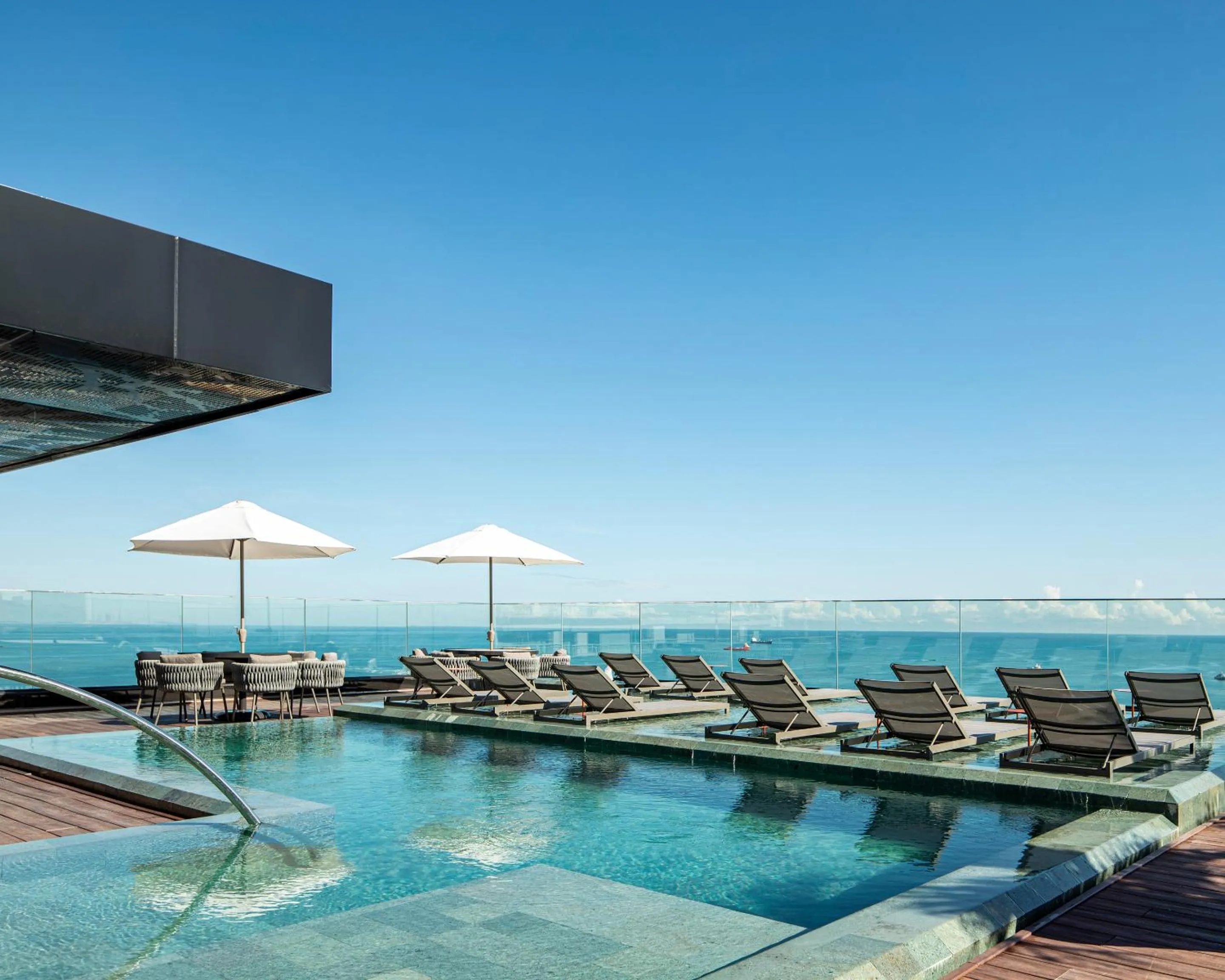 Swimming pool in Hotel Gran Marquise