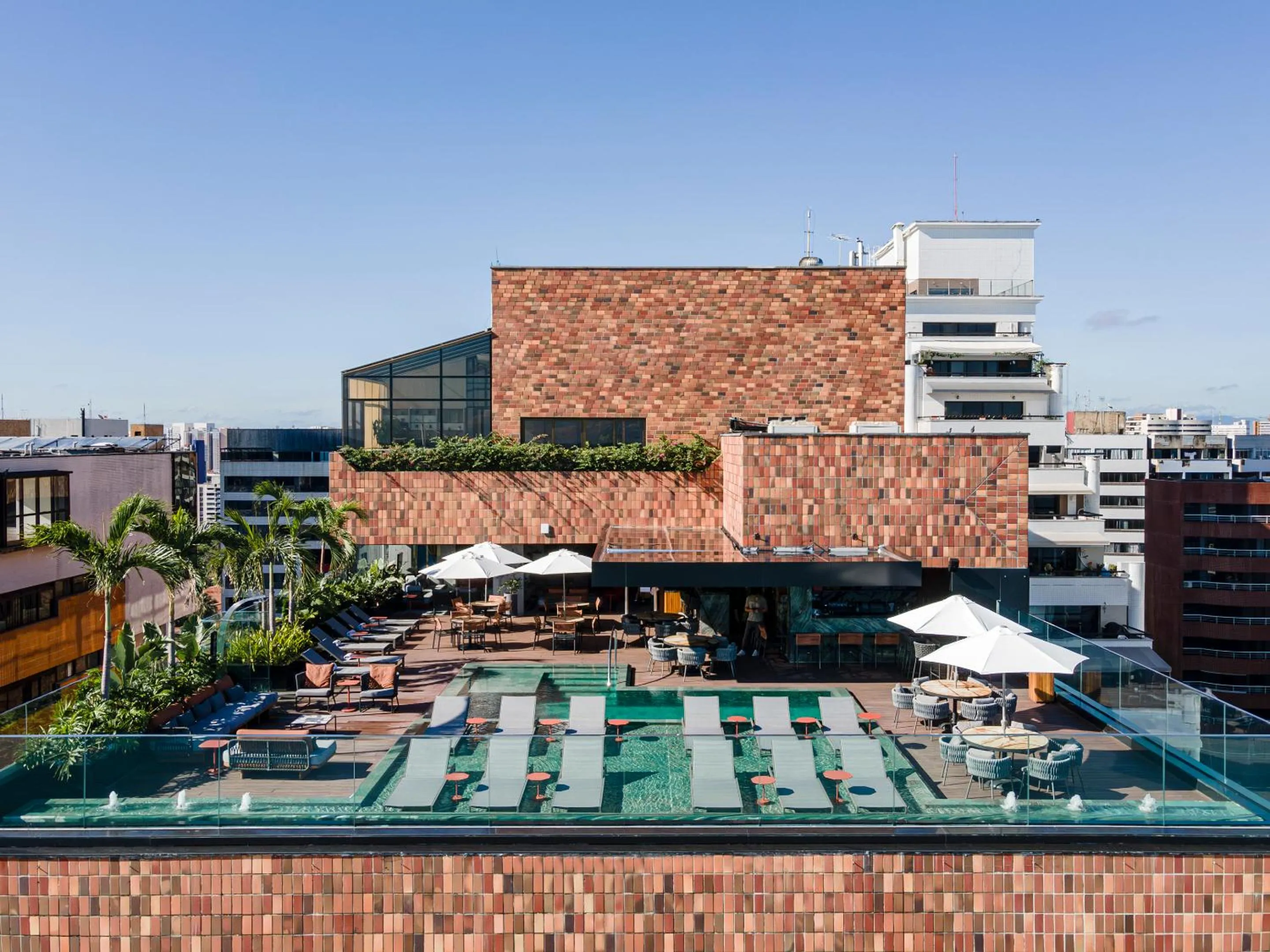 Swimming pool in Hotel Gran Marquise