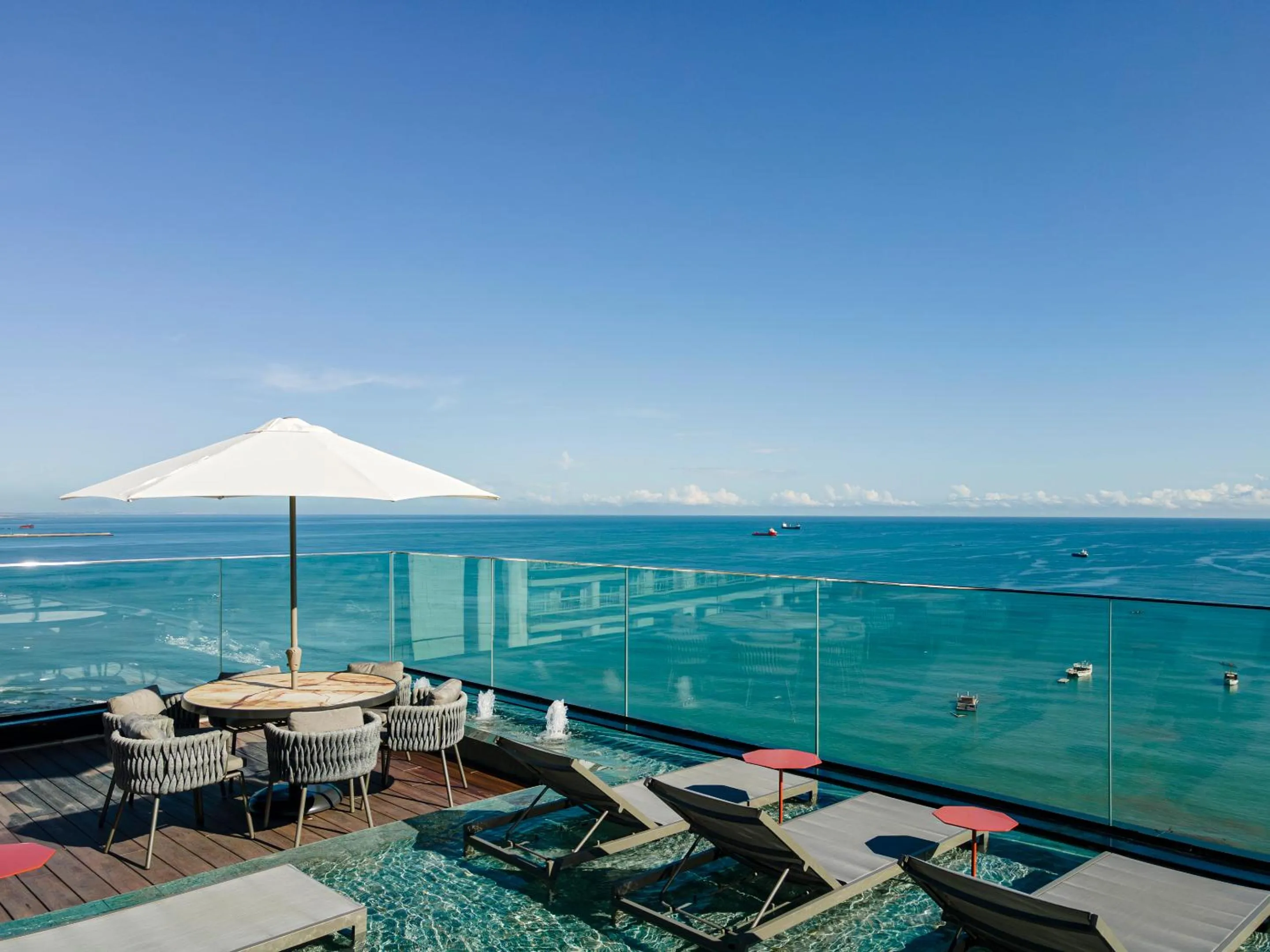 Pool view in Hotel Gran Marquise
