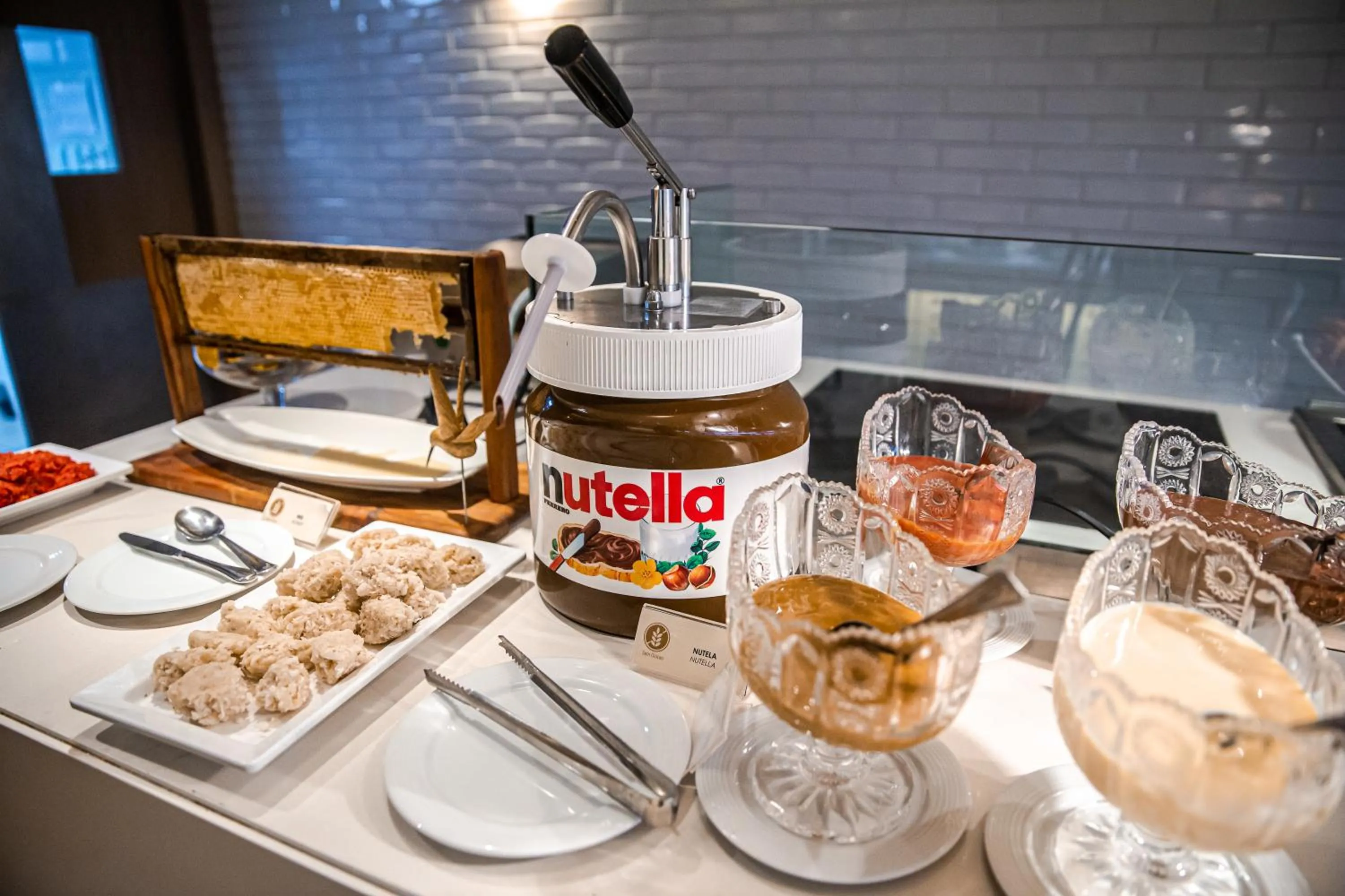 Buffet breakfast in Hotel Gran Marquise