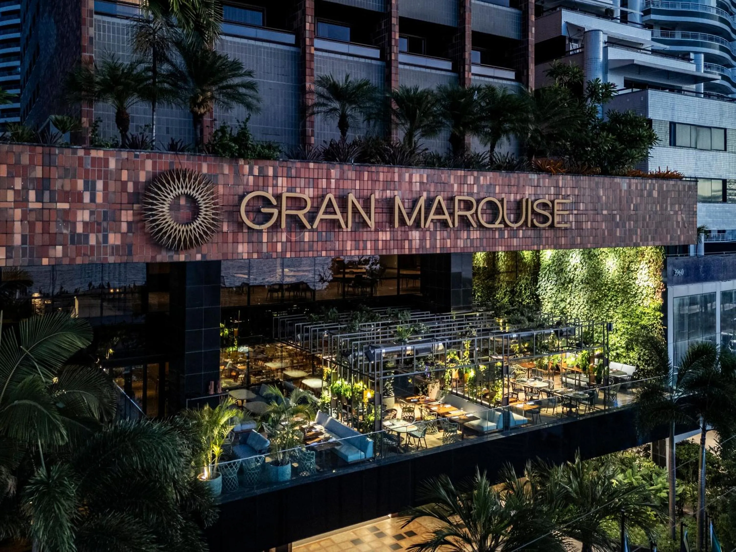 Restaurant/places to eat in Hotel Gran Marquise