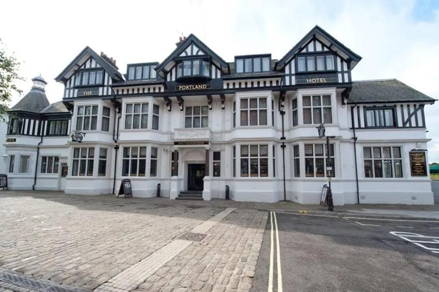 Facade/entrance in The Portland Hotel Wetherspoon