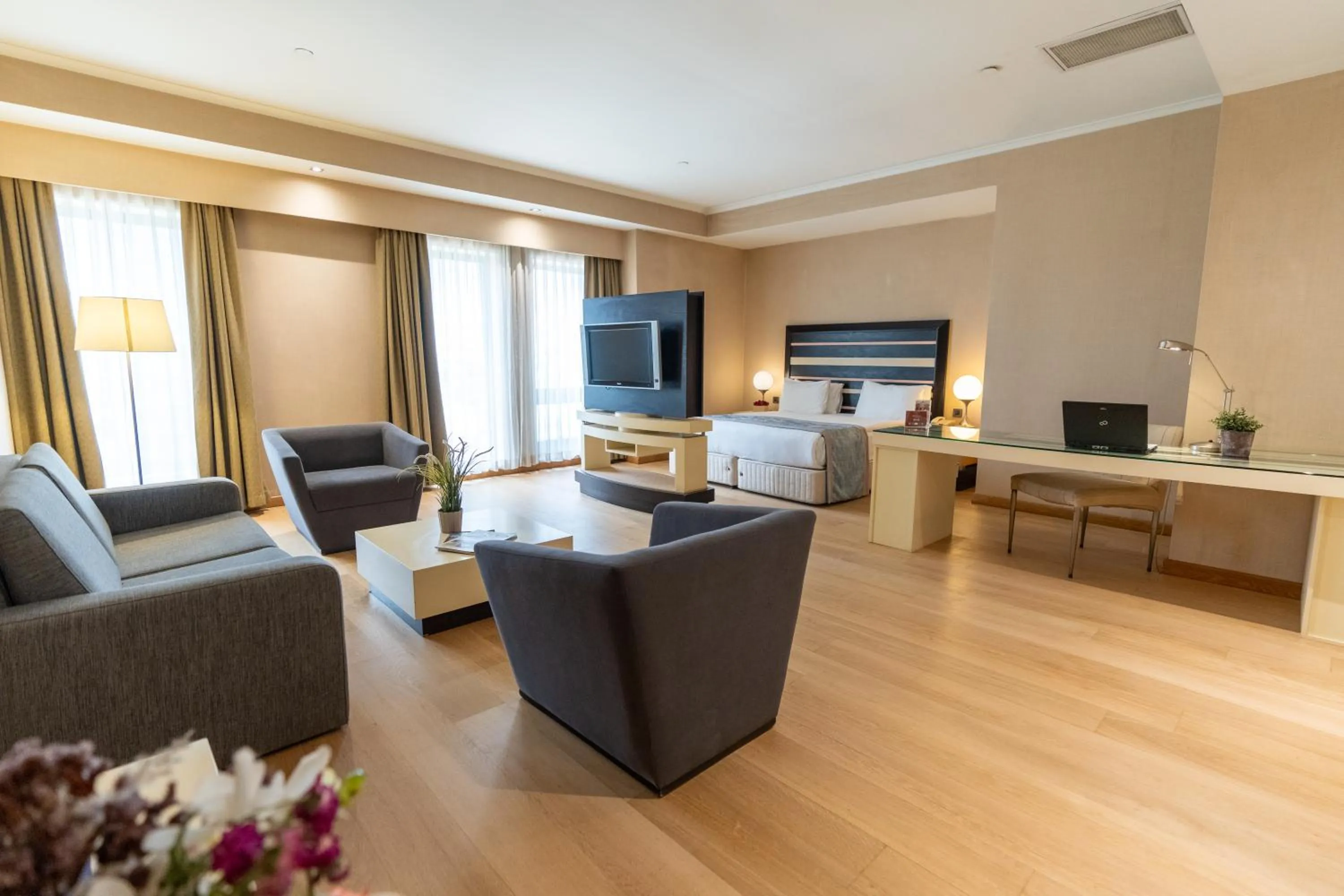 Communal lounge/ TV room in Sundance Hotel Istanbul