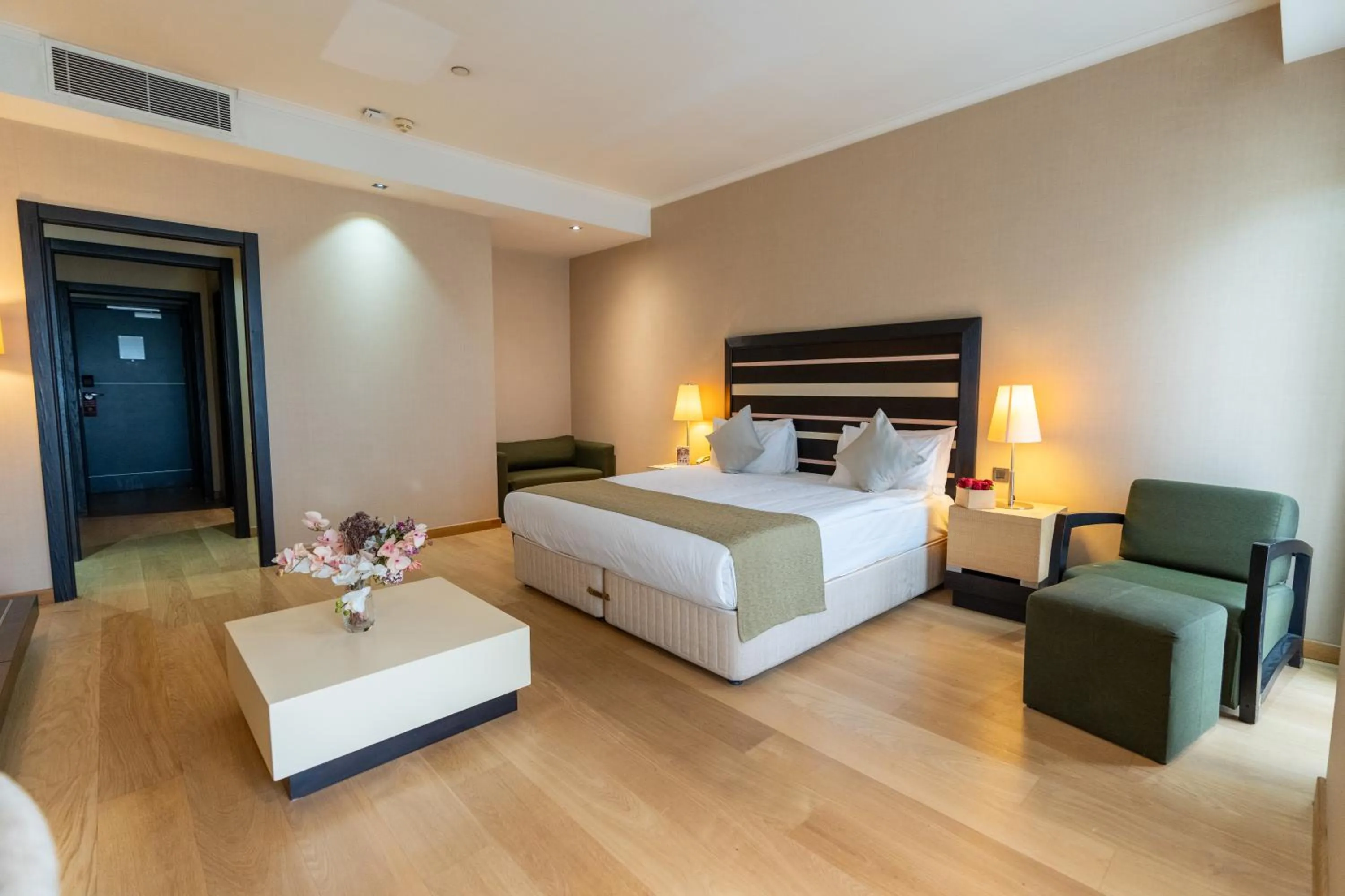 Photo of the whole room, Bed in Sundance Hotel Istanbul