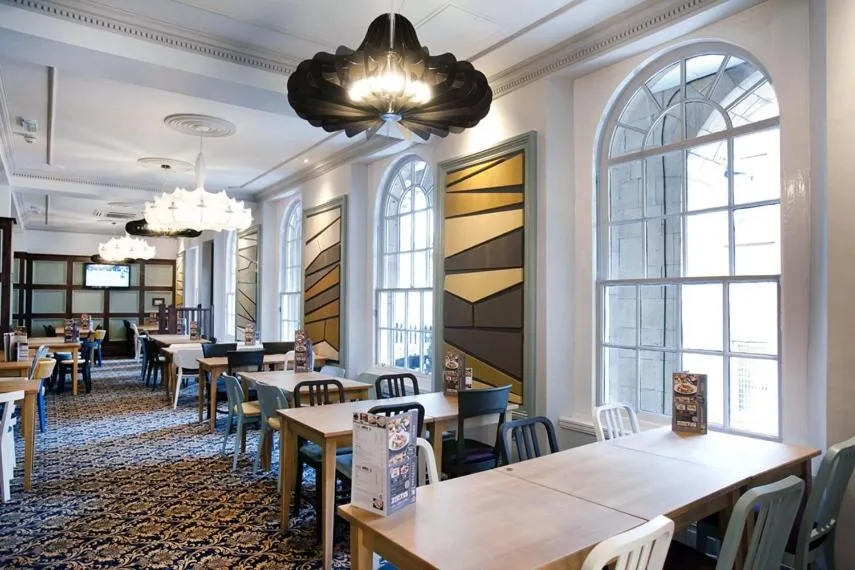Restaurant/places to eat in The Guildhall and Linen Exchange Wetherspoon