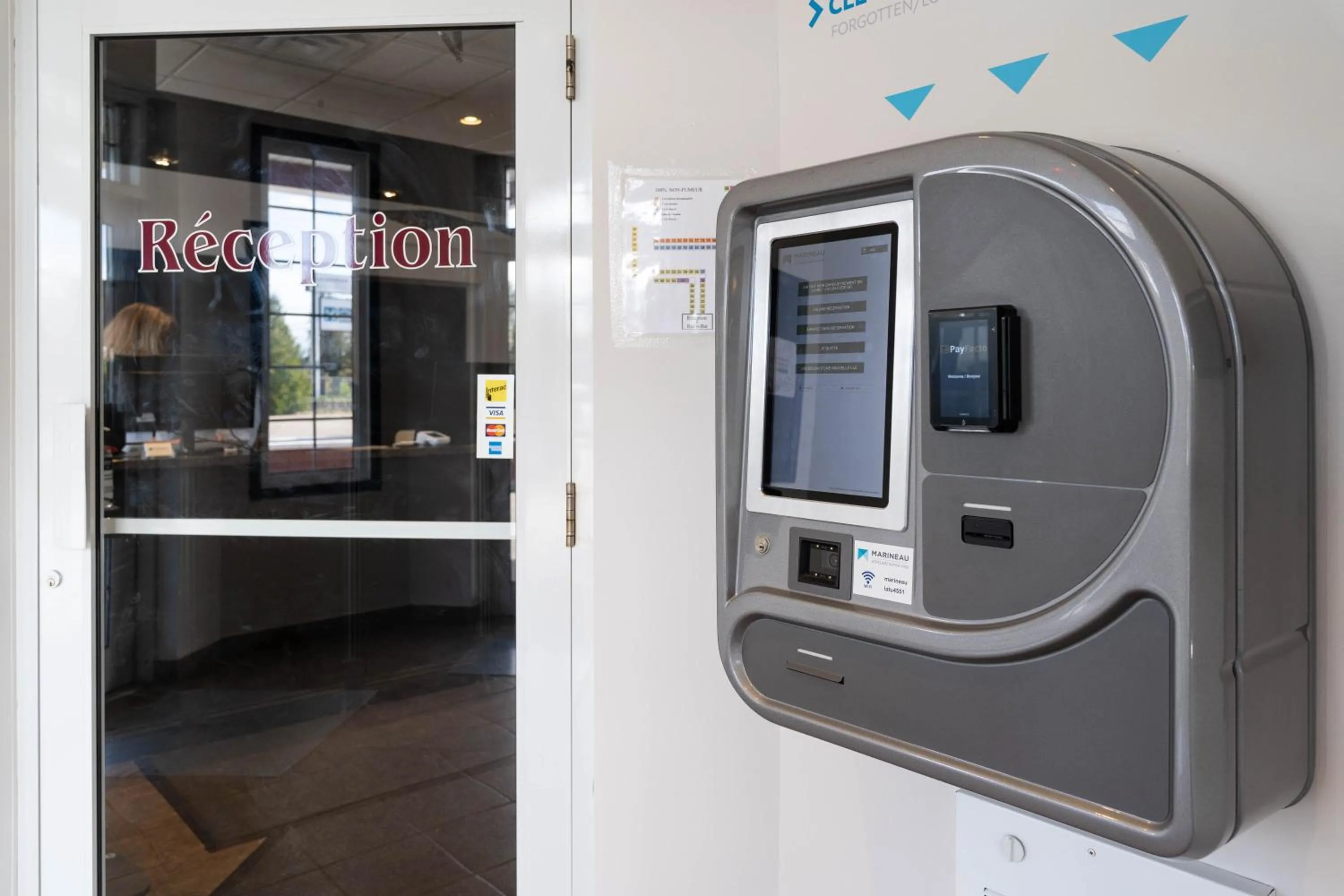 Lobby or reception in Hôtel Marineau La Tuque