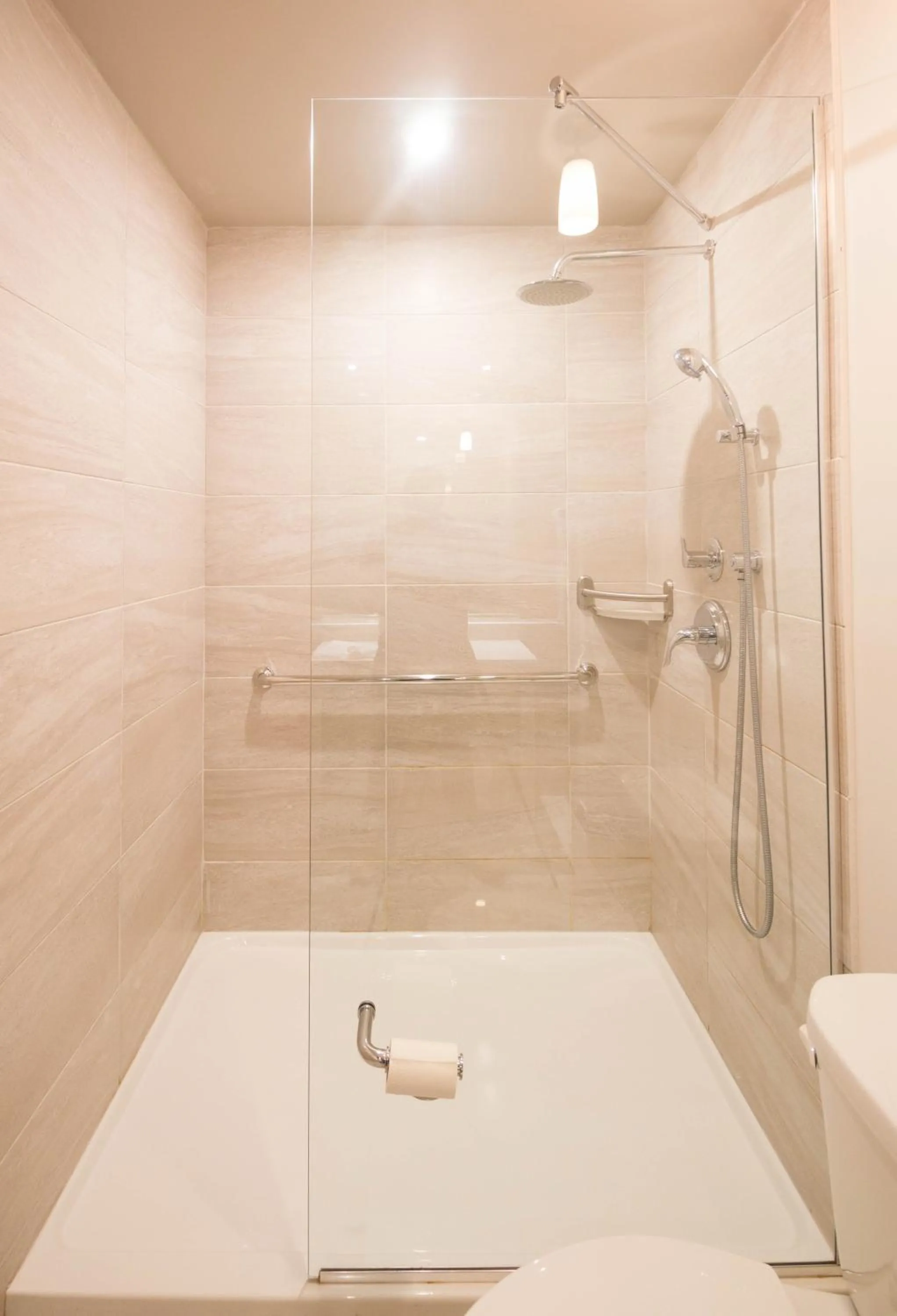 Bathroom in Hôtel Marineau La Tuque