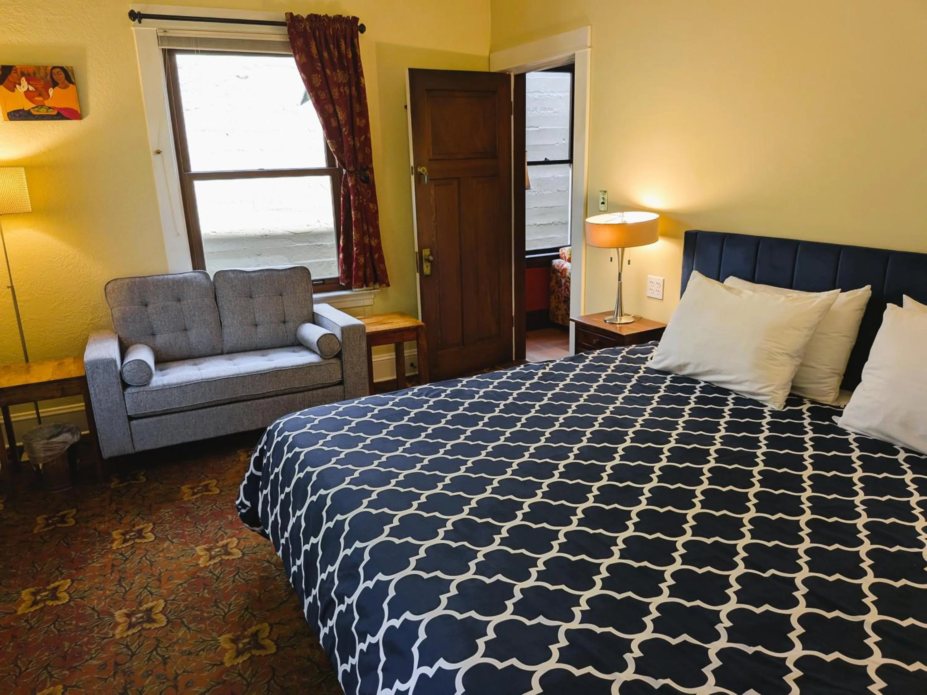 Bedroom, Bed in Bluebird Guesthouse