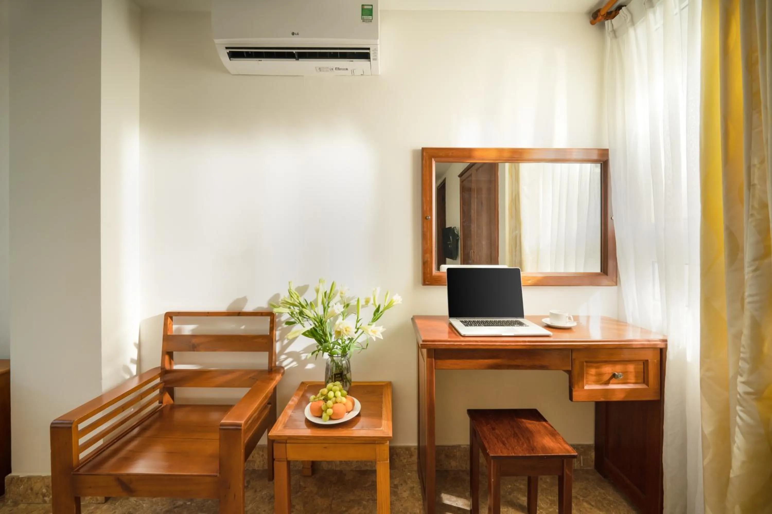 hair dresser in Titan Hotel Da Nang