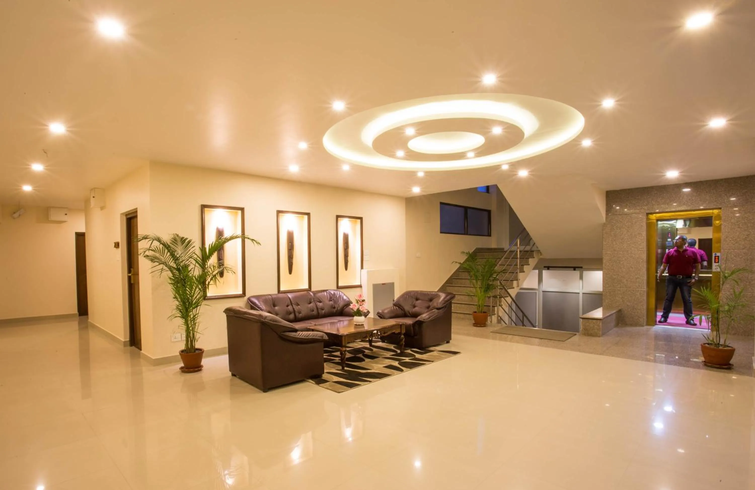 Communal lounge/ TV room in Yatri Suites and Spa