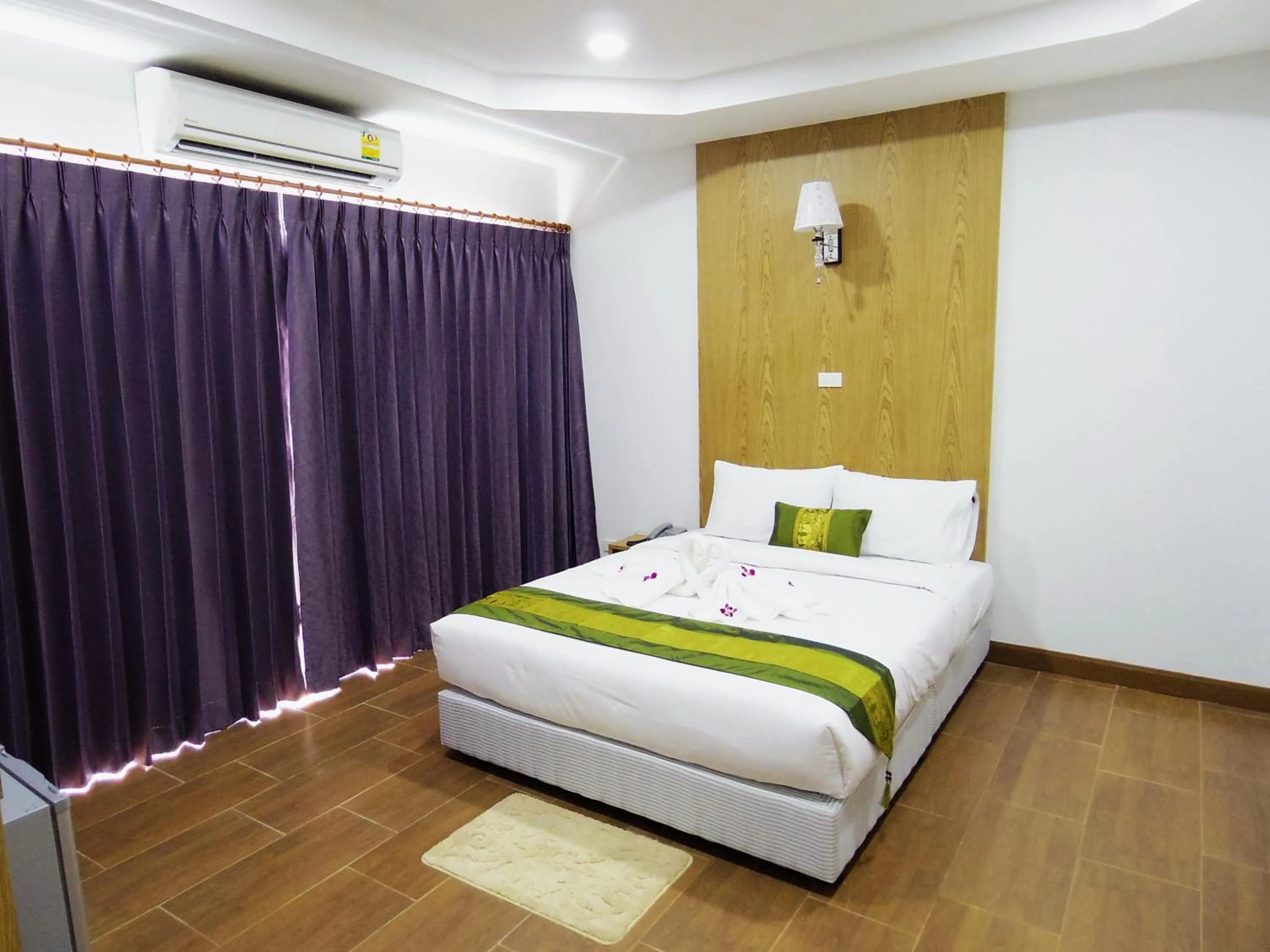 Bedroom, Bed in The SR Residence Lampang