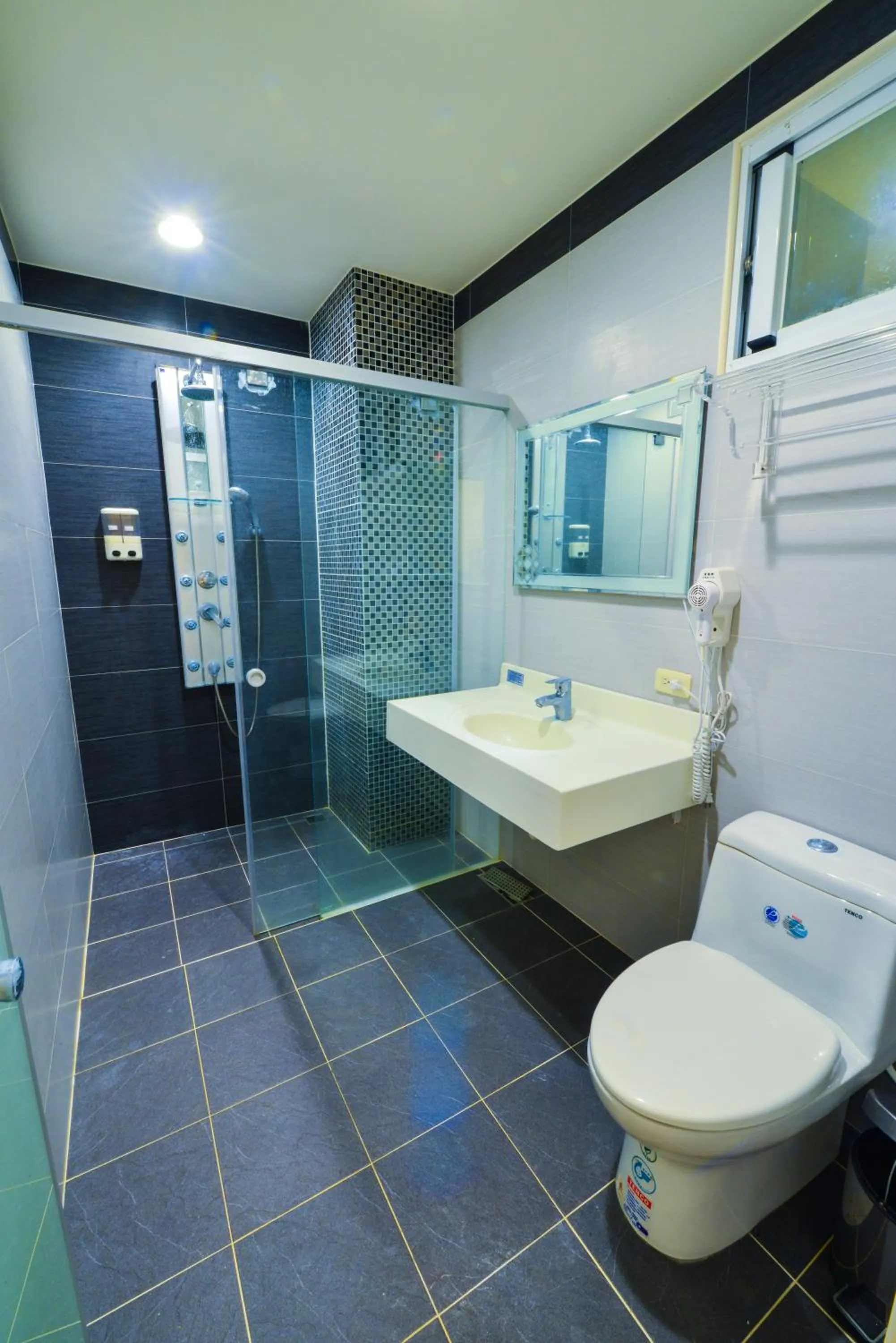 Bathroom in 海角203民宿