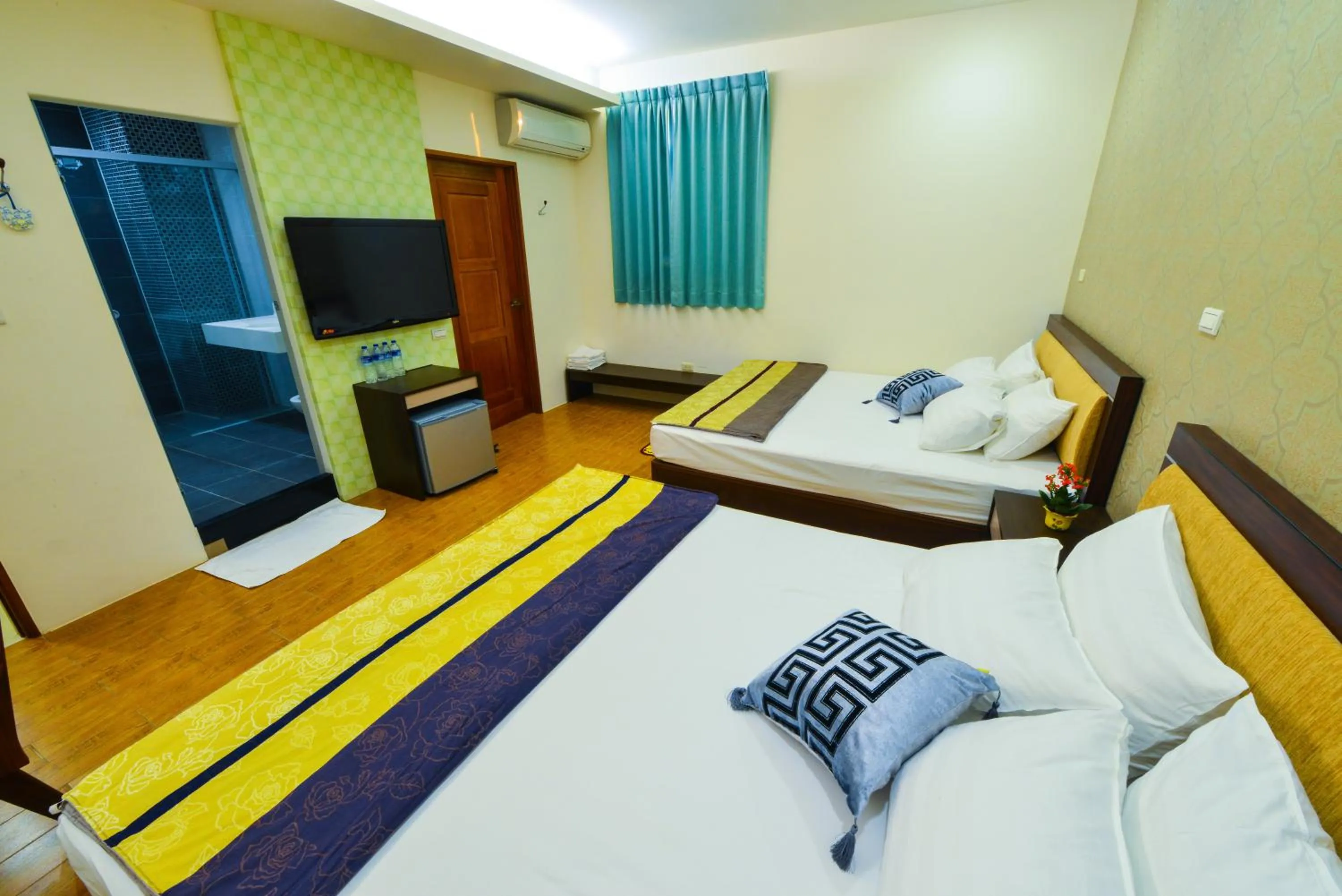 bunk bed, Bed in 海角203民宿