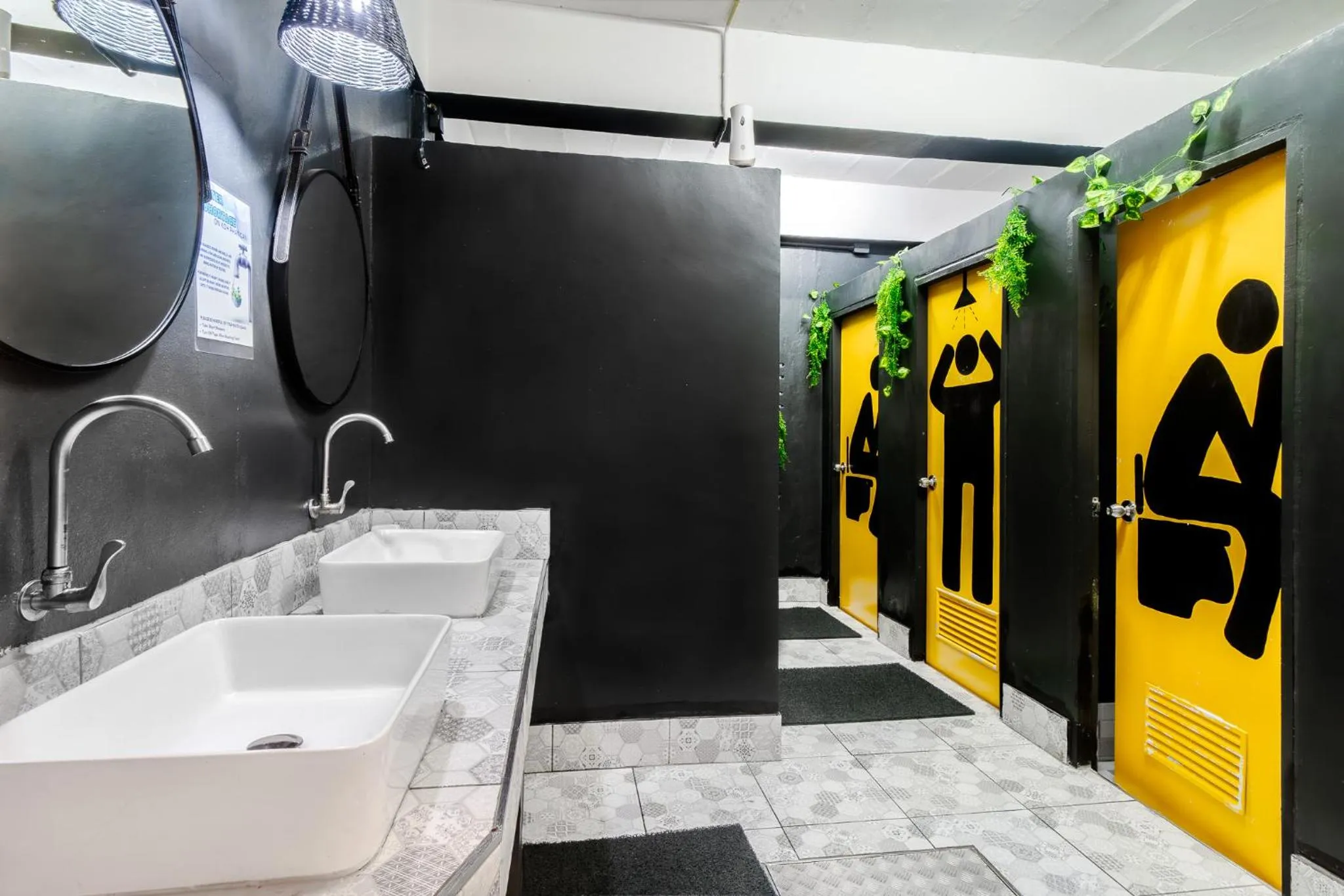 Shower in See Sea Backpackers House