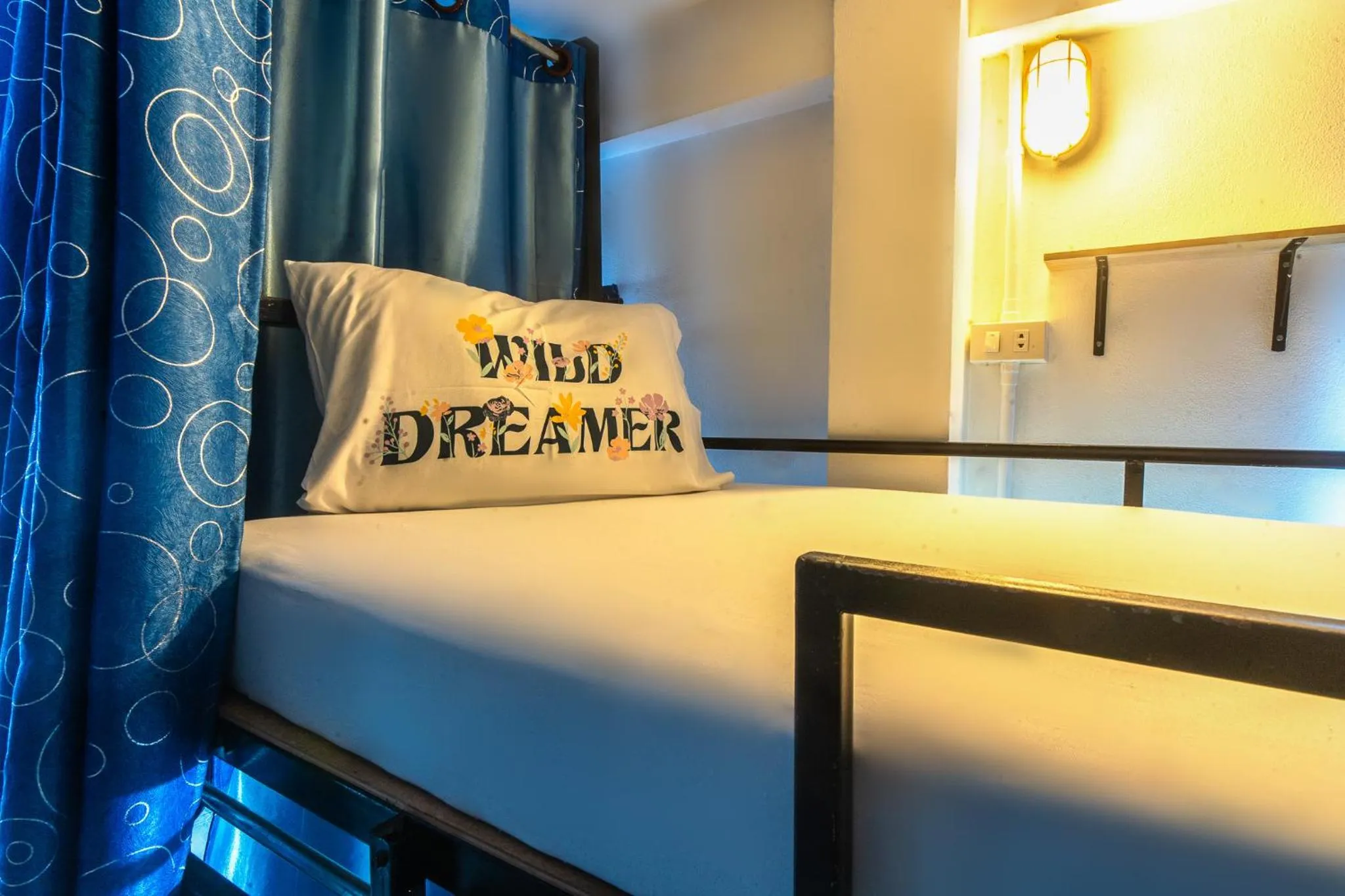 Bed in See Sea Backpackers House