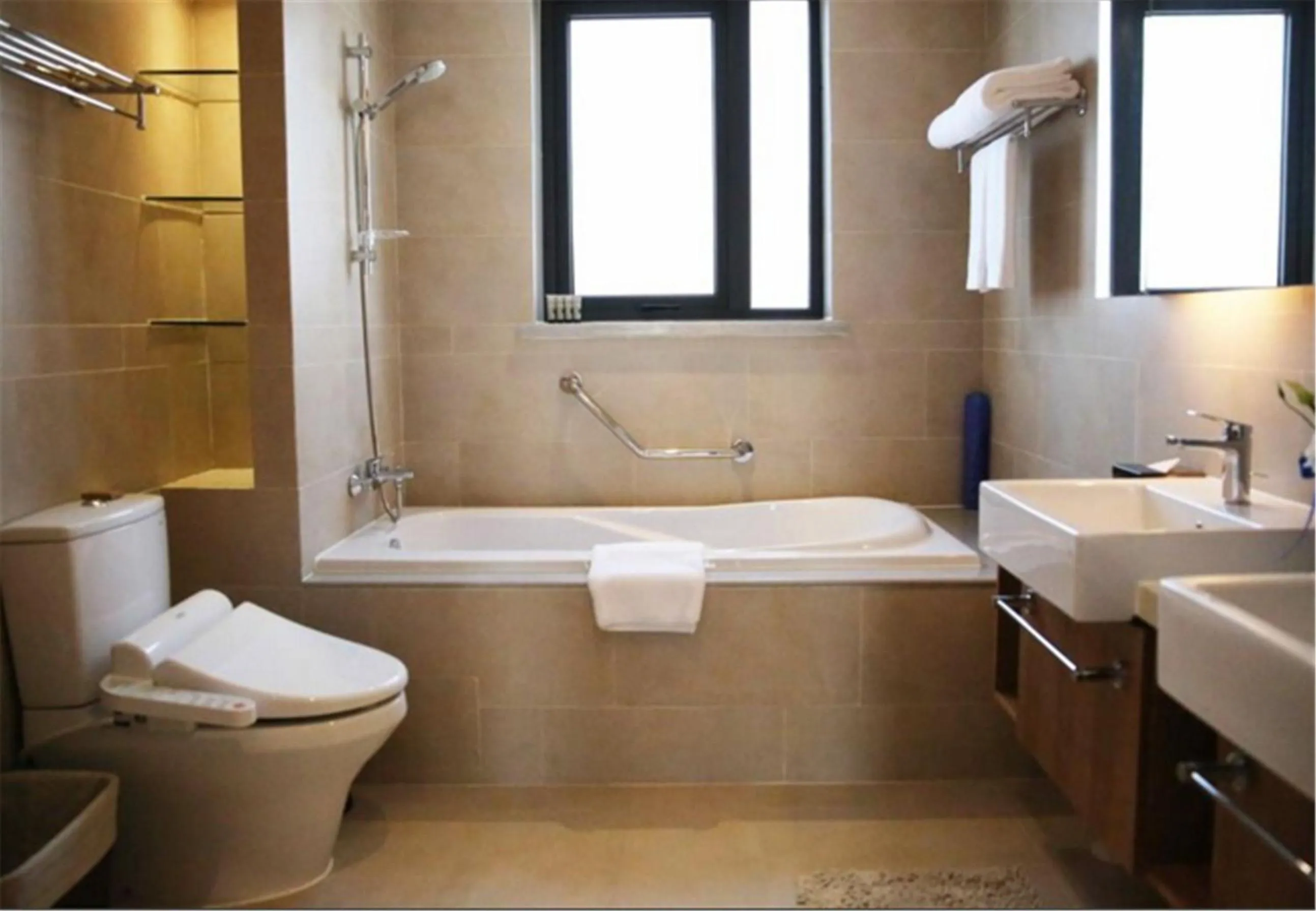 Toilet in Green Court Place Jingqiao Middle Ring Shanghai