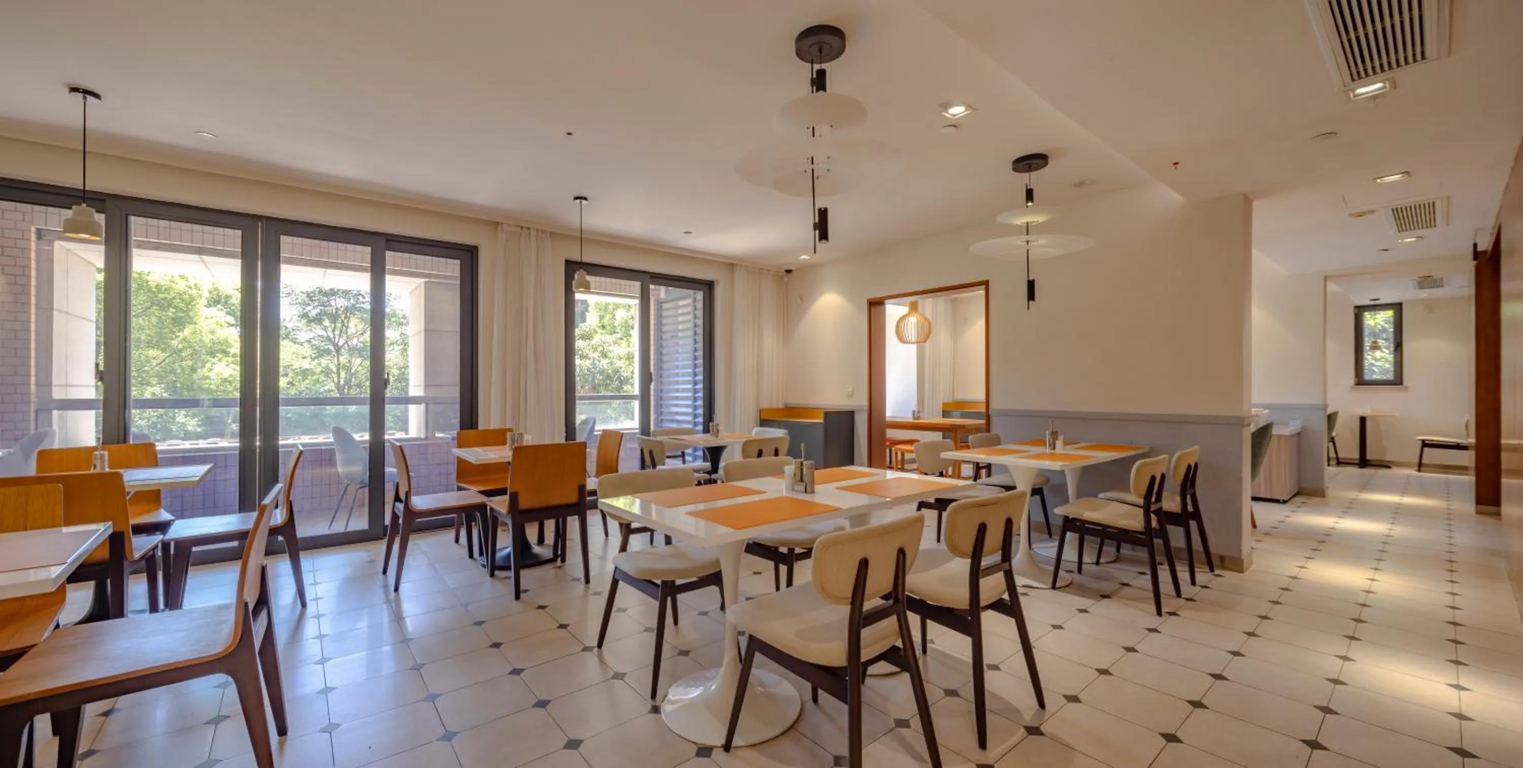 Restaurant/places to eat in Green Court Place Jingqiao Middle Ring Shanghai