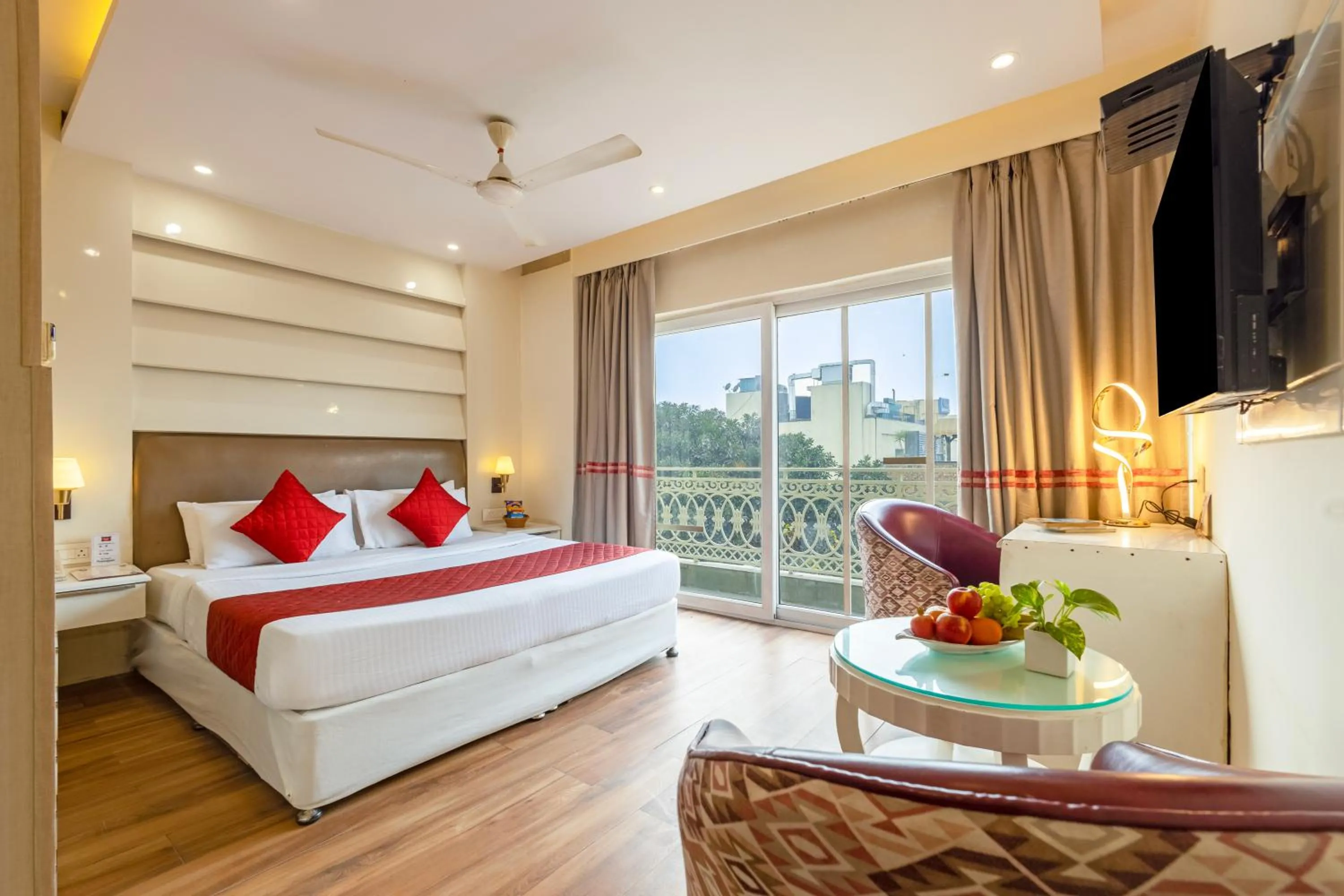 Hotel Picasso Prive Naraina Delhi - Couple Friendly Local IDs Accepted