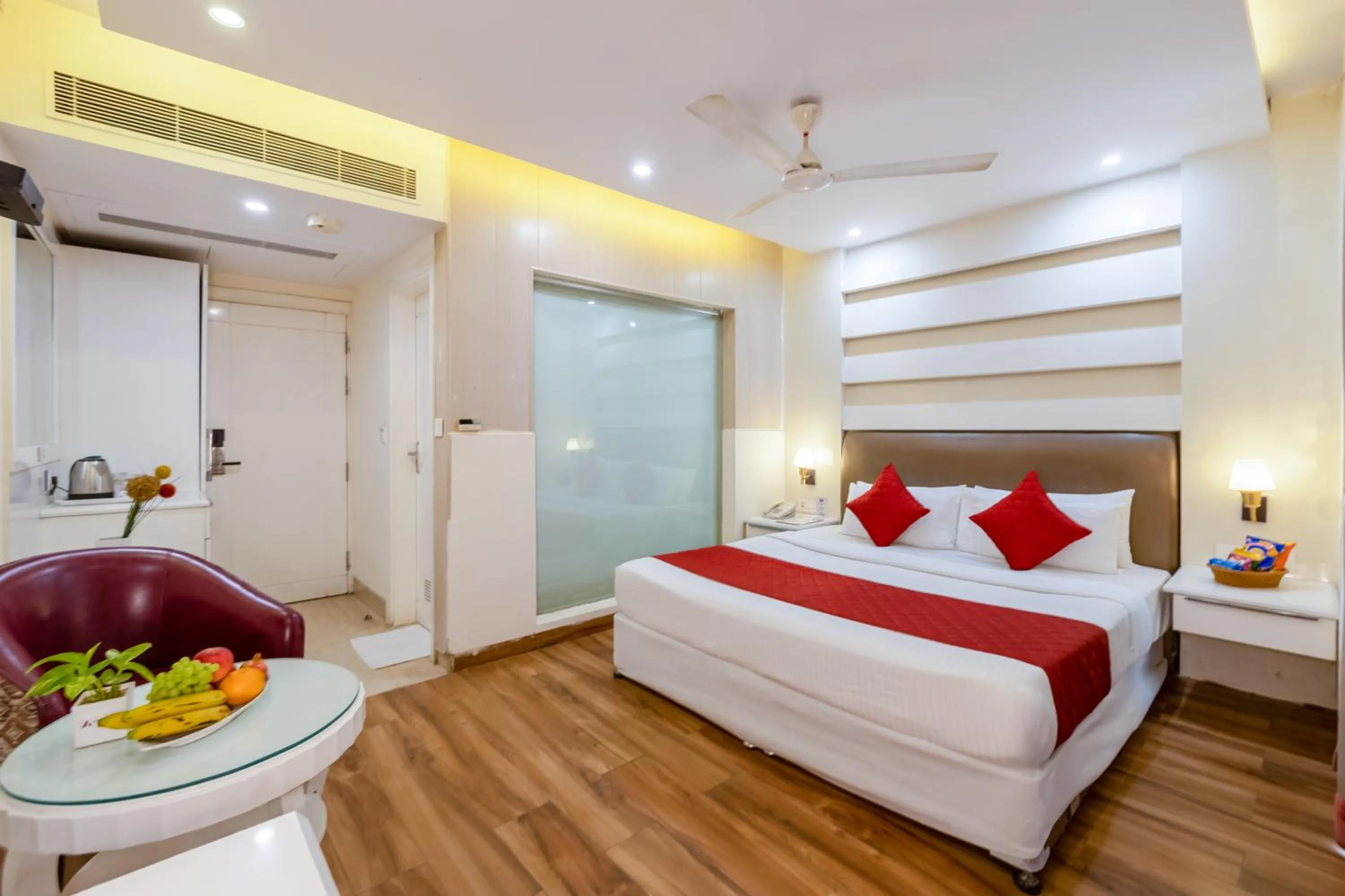 Hotel Picasso Prive Naraina Delhi - Couple Friendly Local IDs Accepted