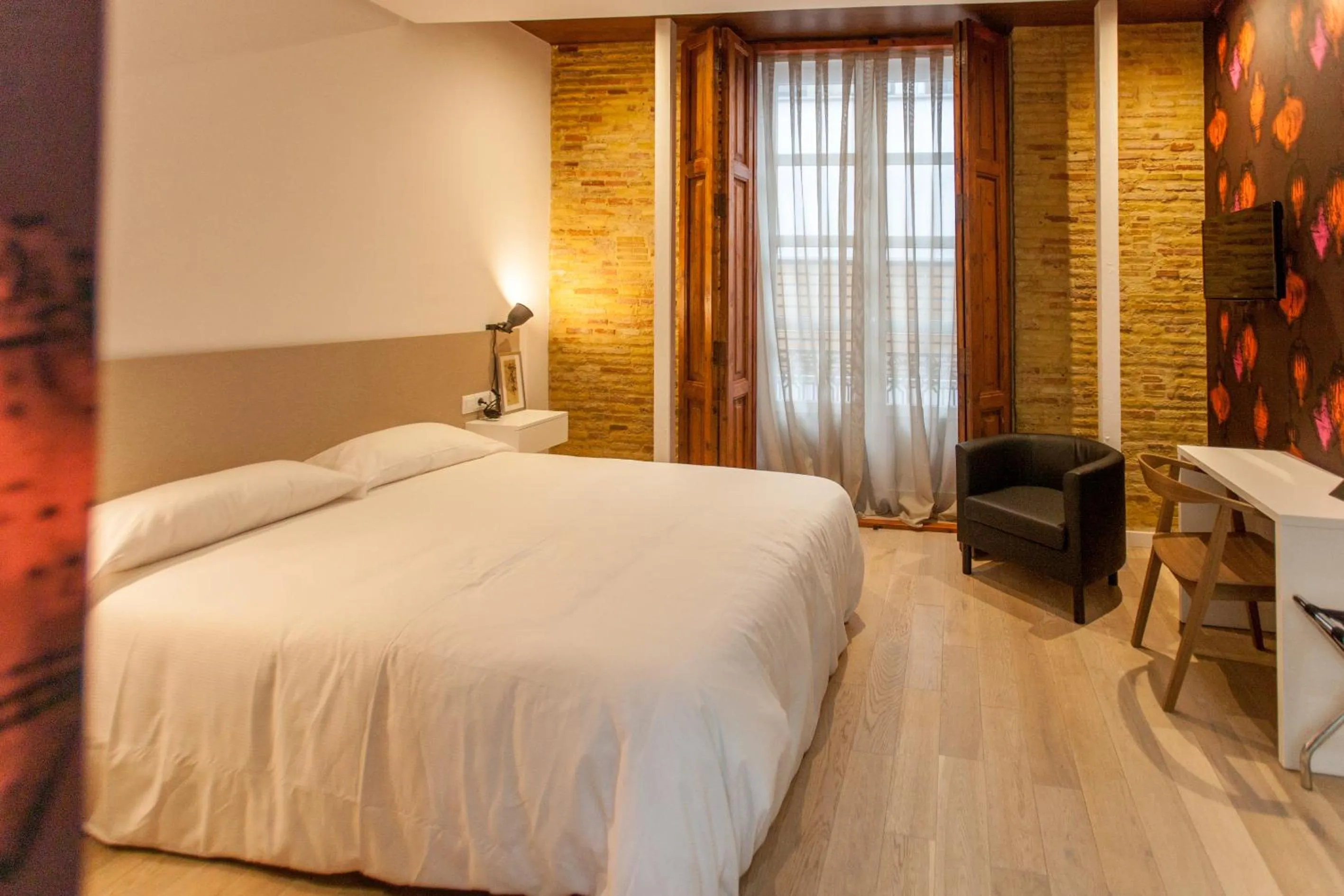 Day, Bed in Host & Home