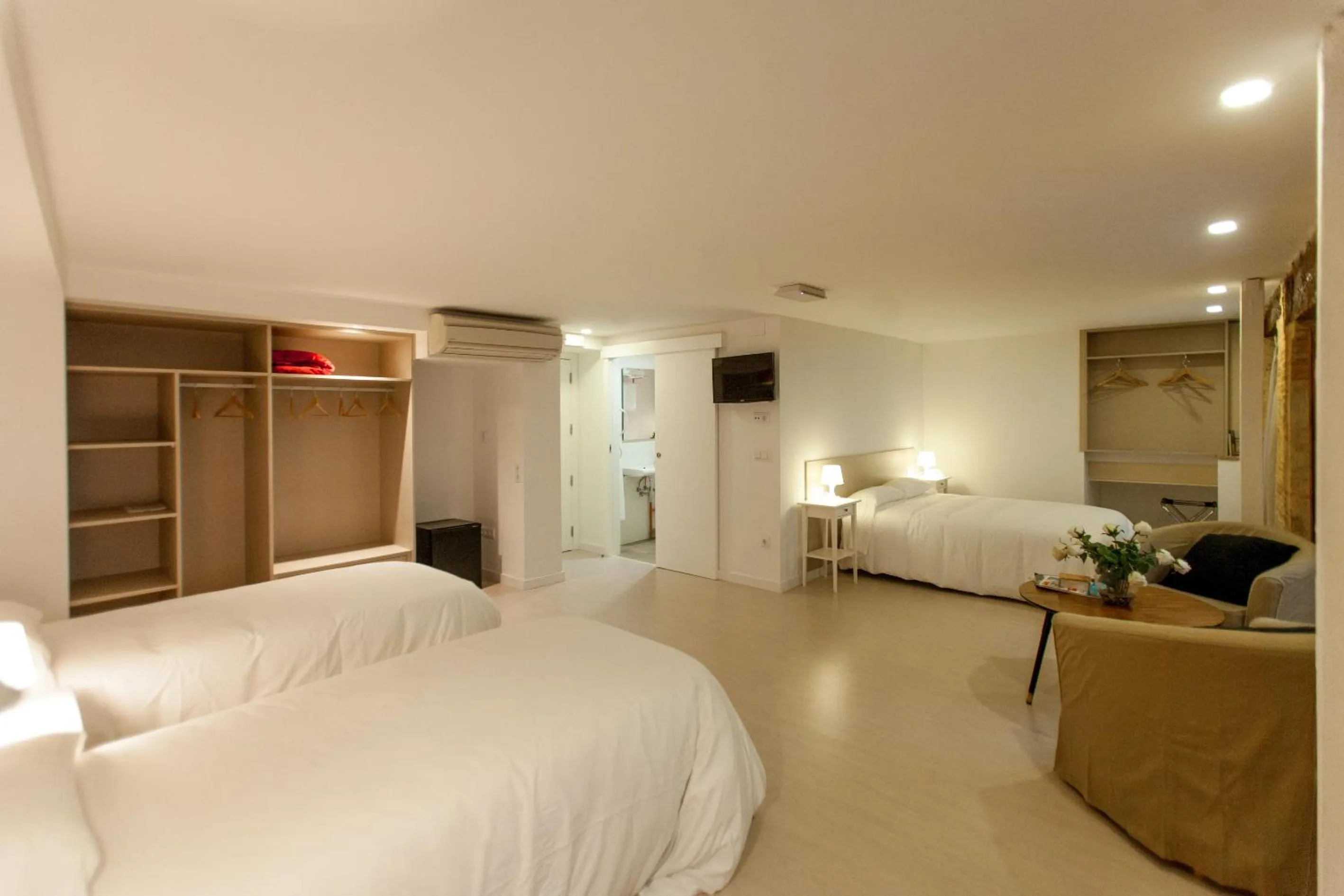 Family Double Room in Host & Home