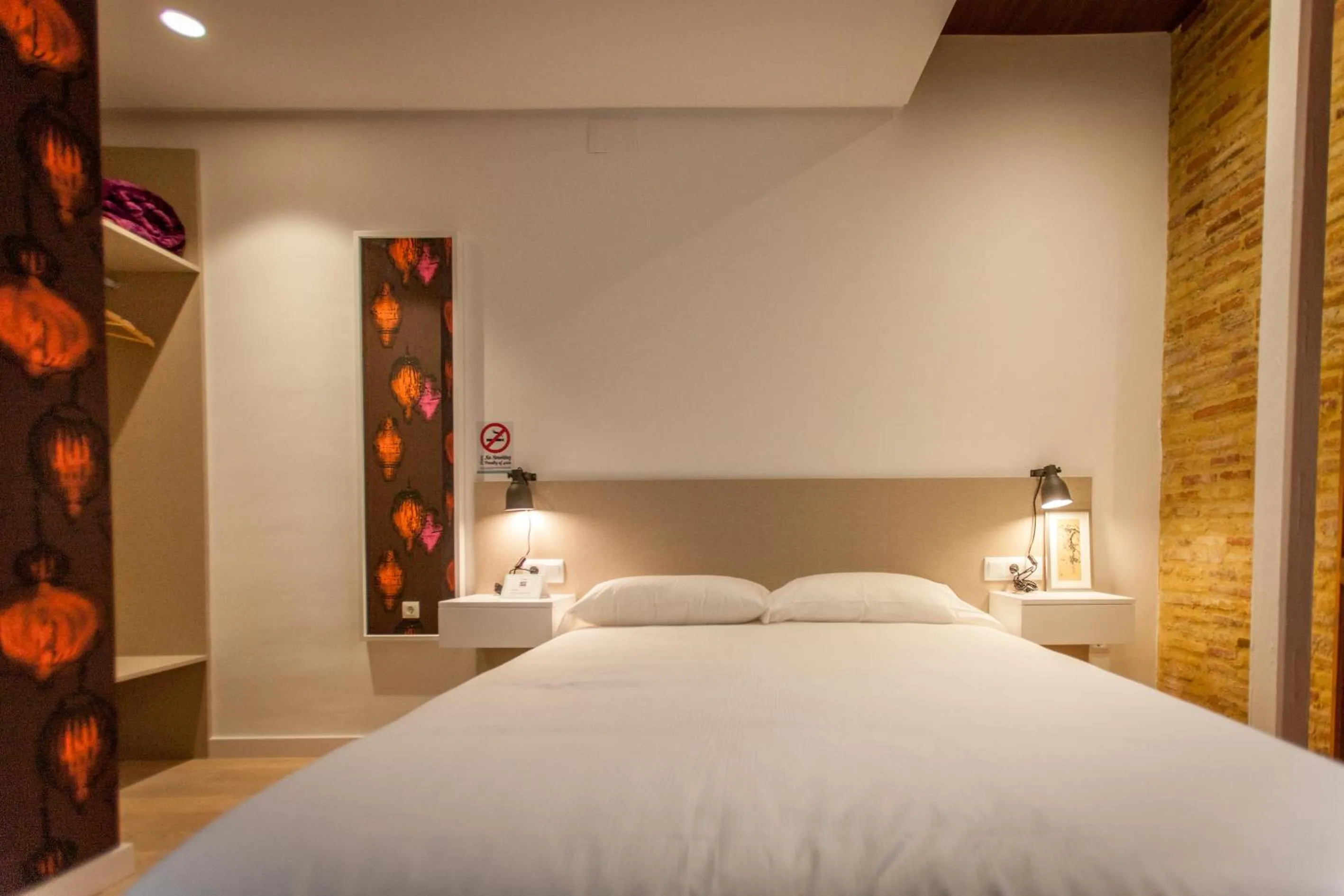 Photo of the whole room, Bed in Host & Home