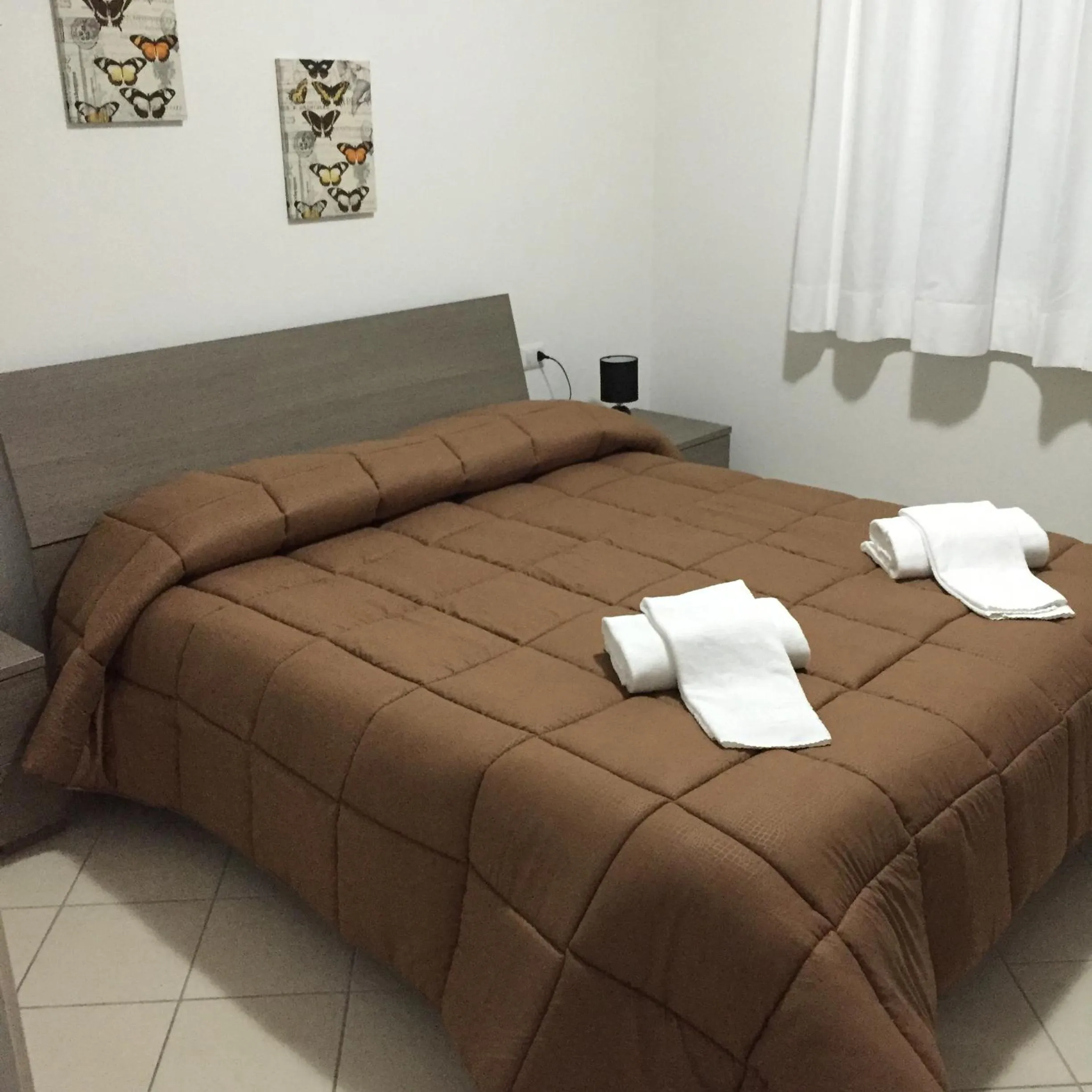 Property building, Bed in Guest House Suite