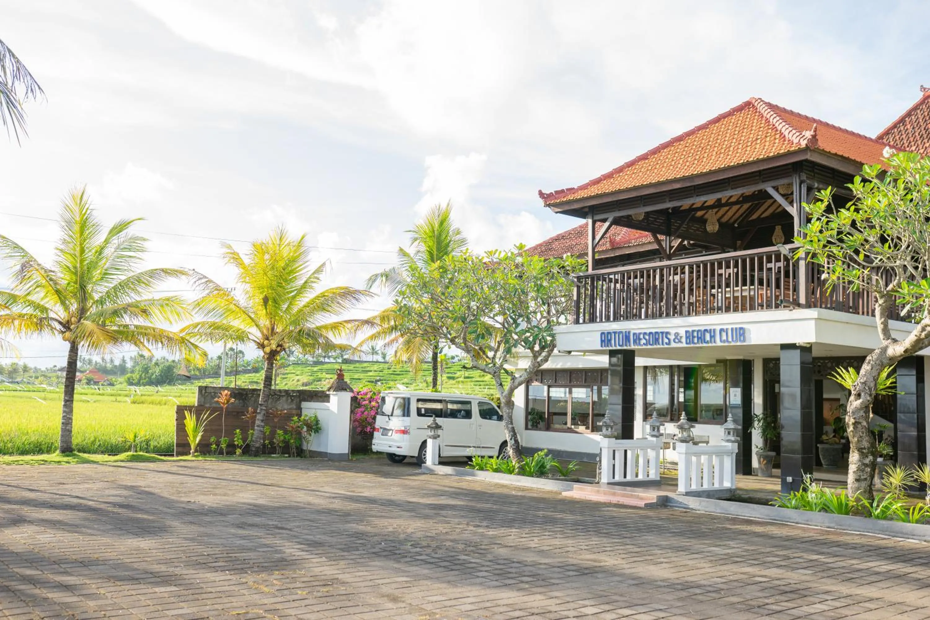 Parking in Arton Resort & Beach Club