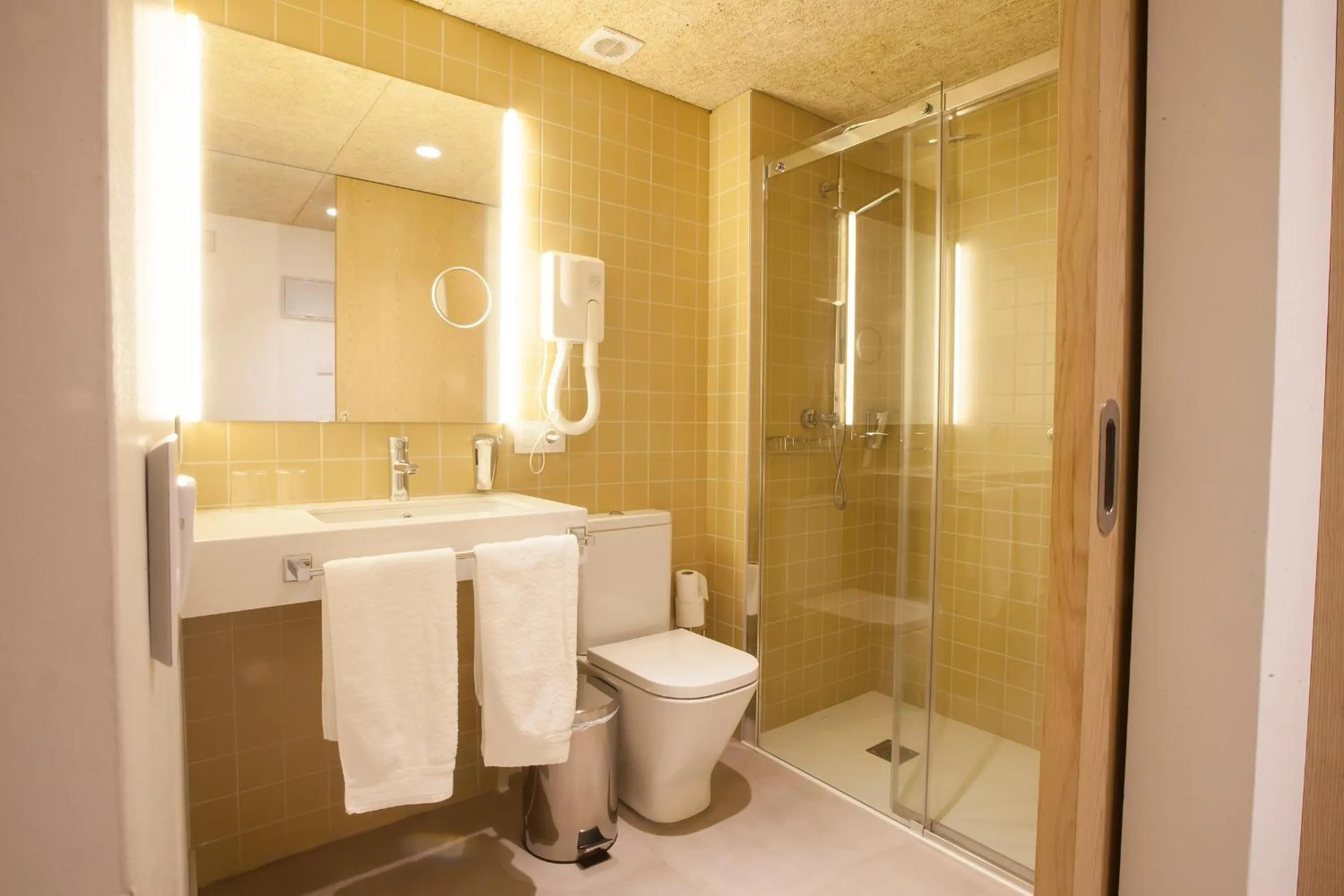 Bathroom in Hotel A Pamplona