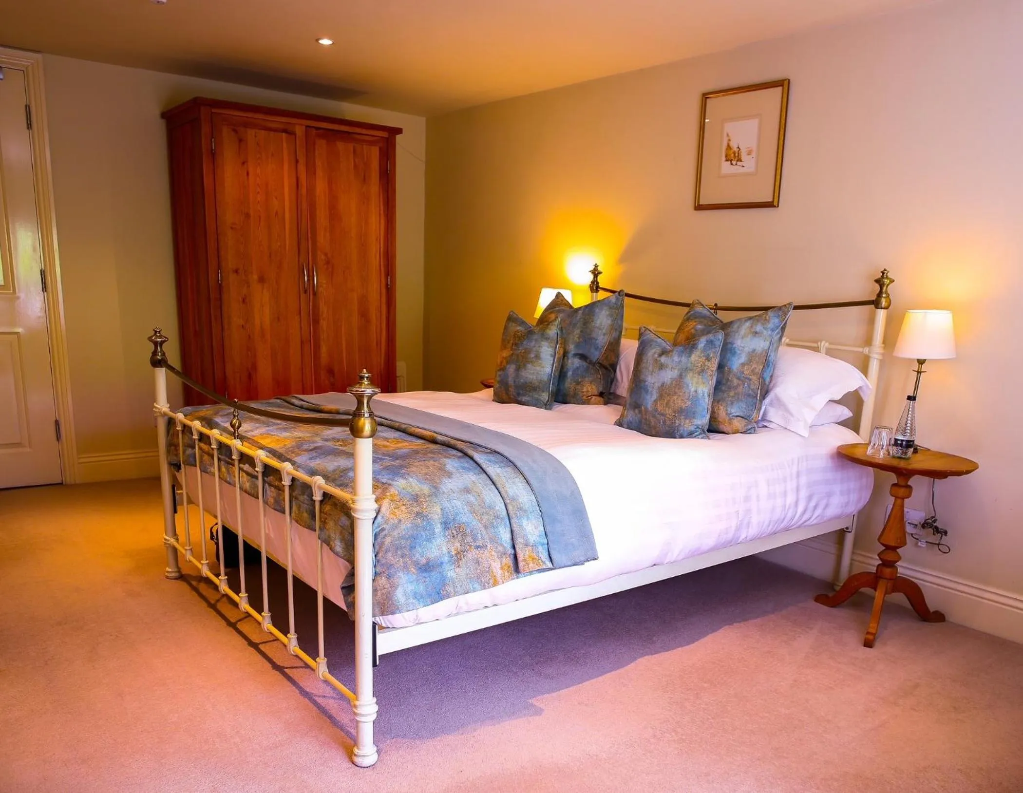 Bed in Plough Inn