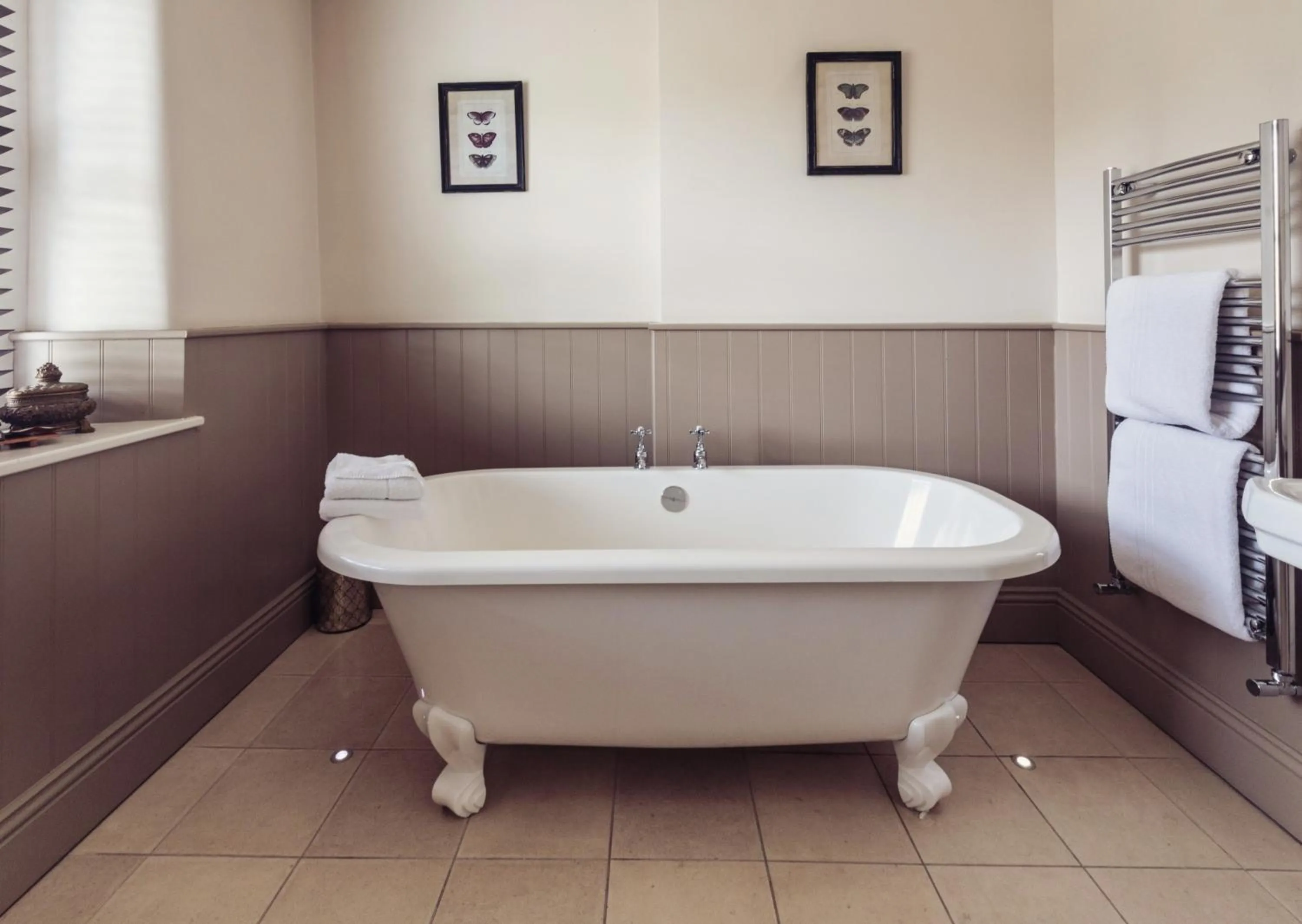 Bathroom in Plough Inn