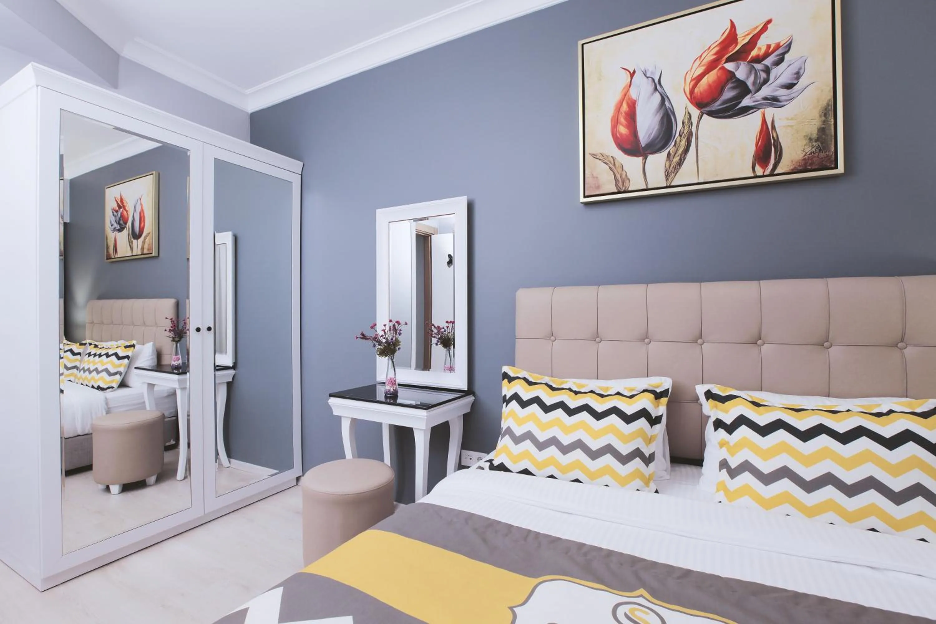 Bedroom, Bed in Serenity Suites Istanbul Airport