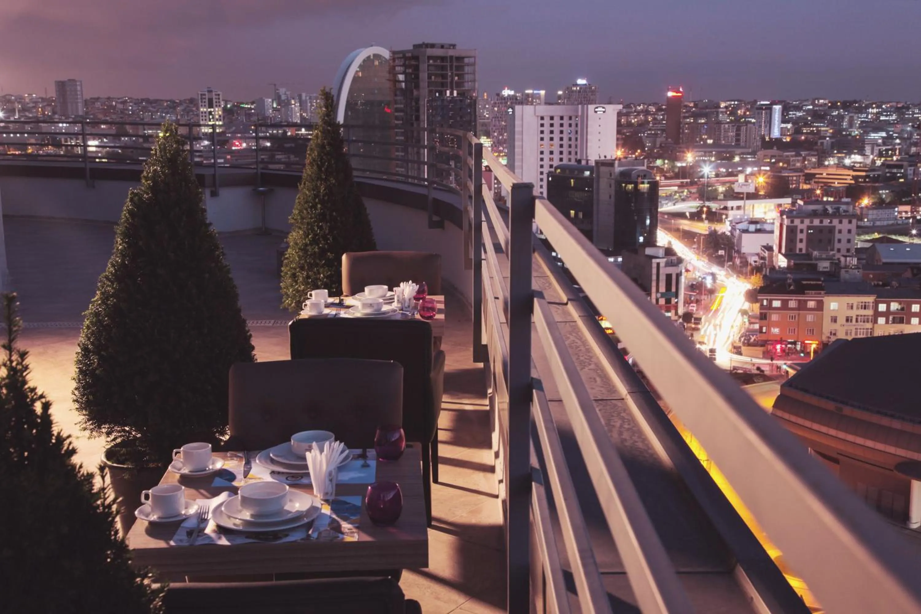 Restaurant/places to eat in Serenity Suites Istanbul Airport