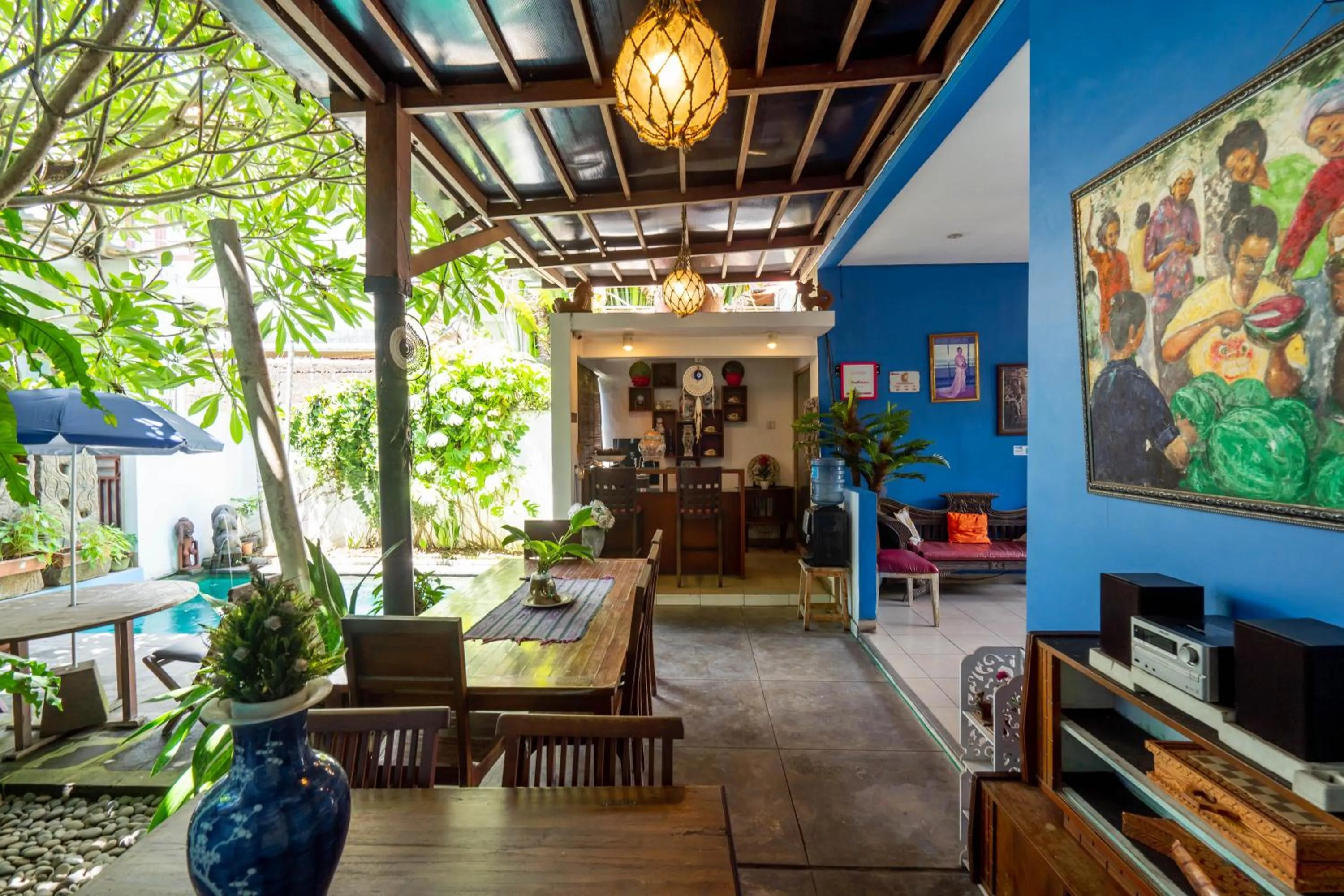 Seating area in RedDoorz near Pantai Sanur Bali