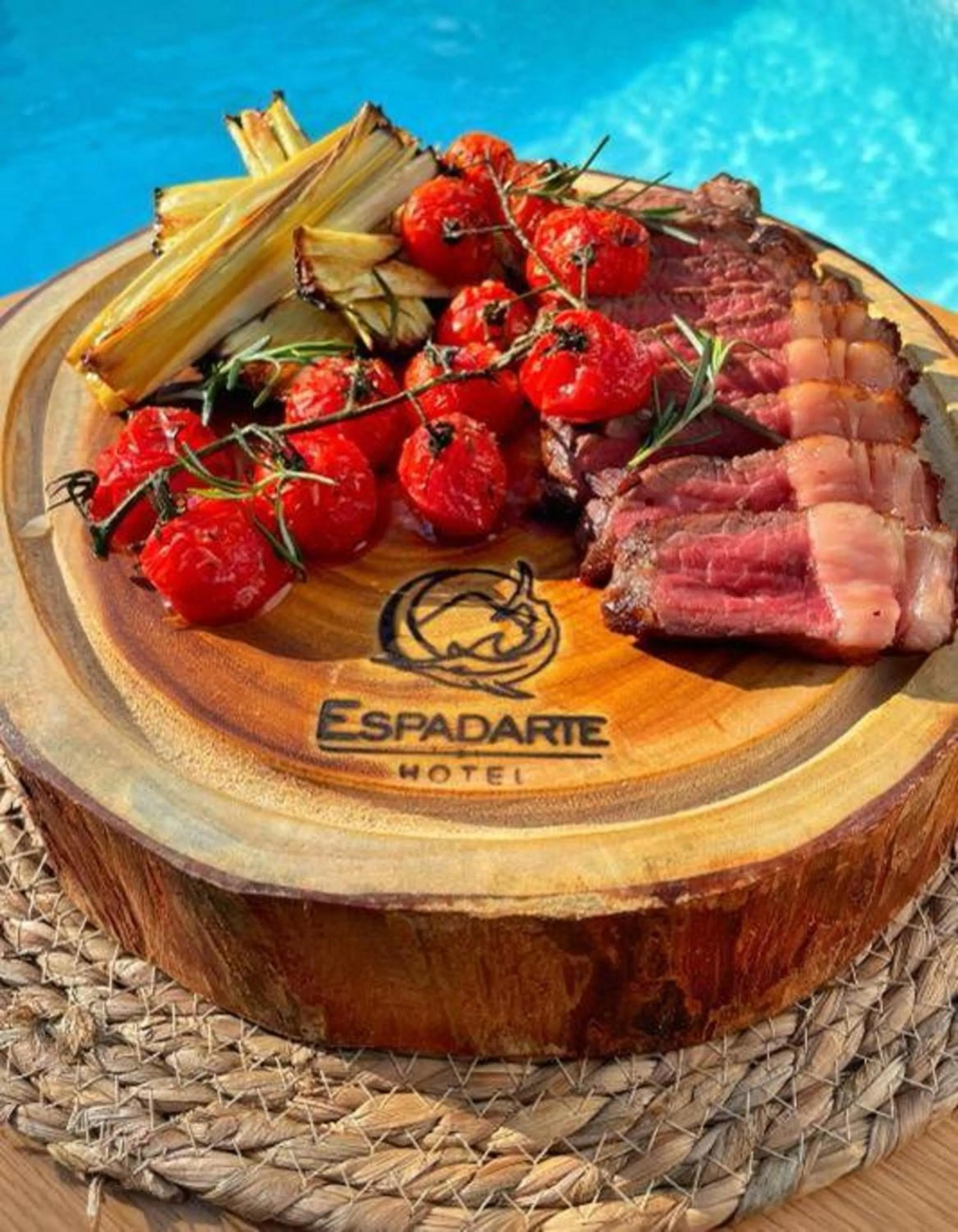 Restaurant/places to eat in Hotel Espadarte