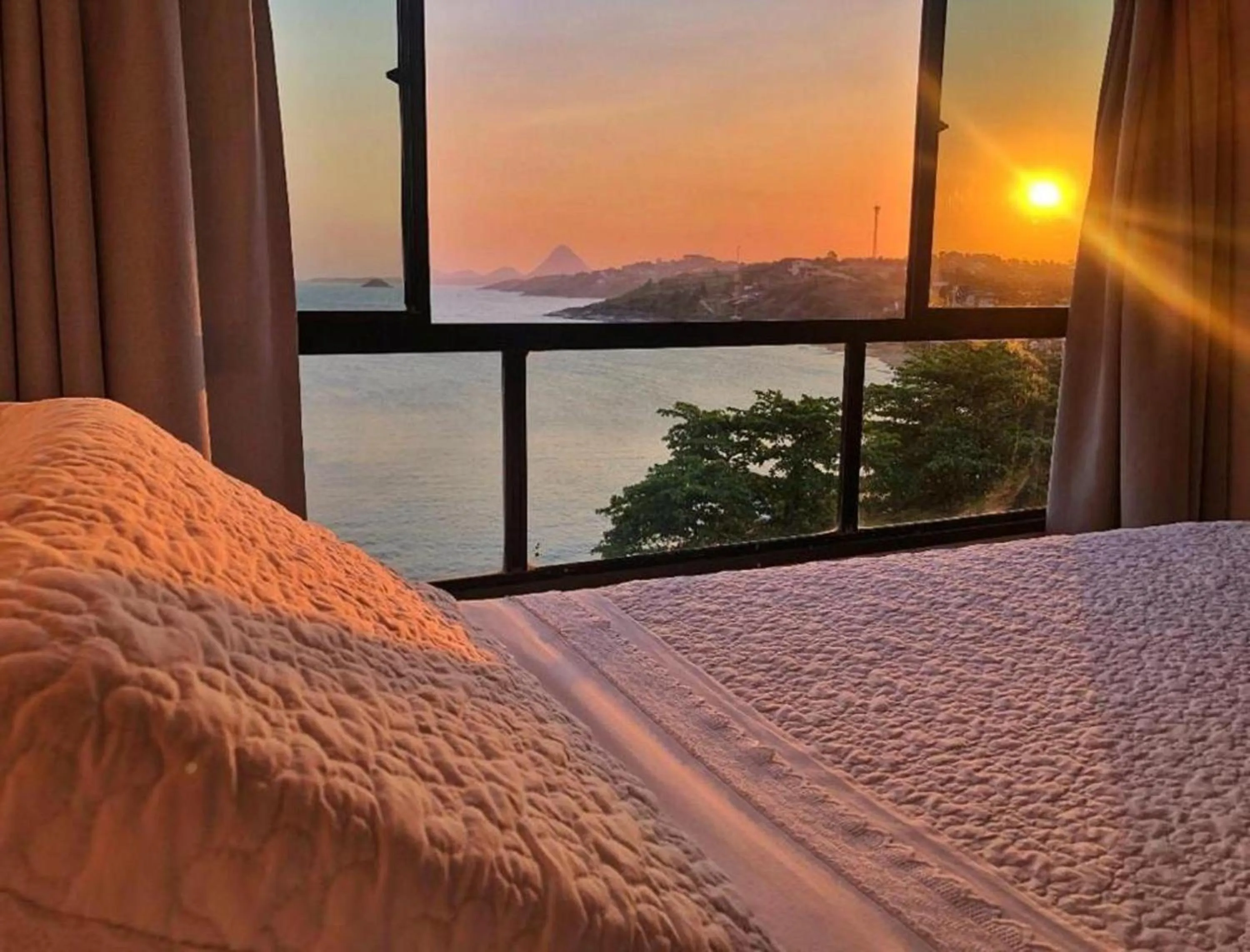 Sunset, Bed in Hotel Espadarte