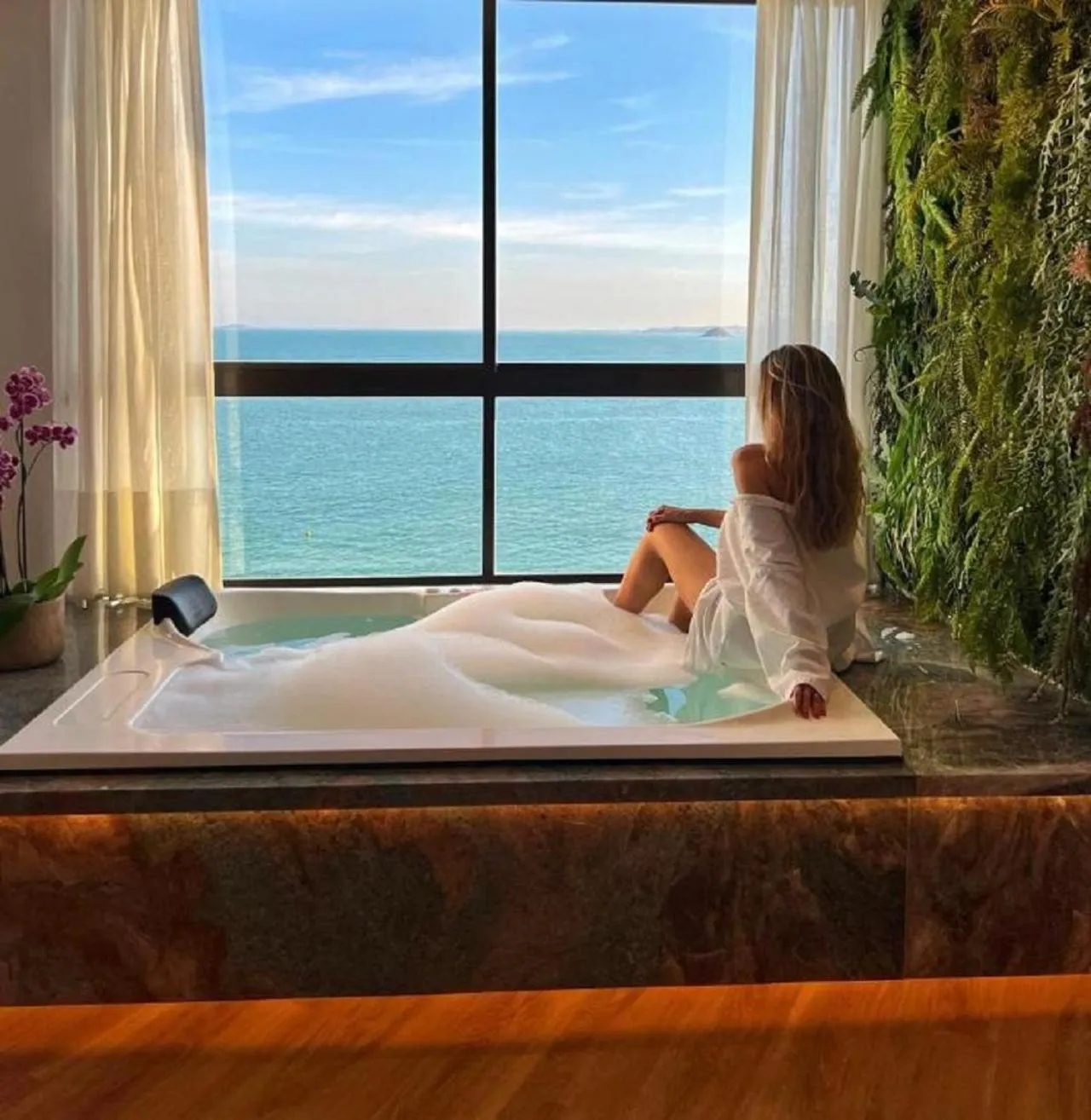 Hot Tub in Hotel Espadarte