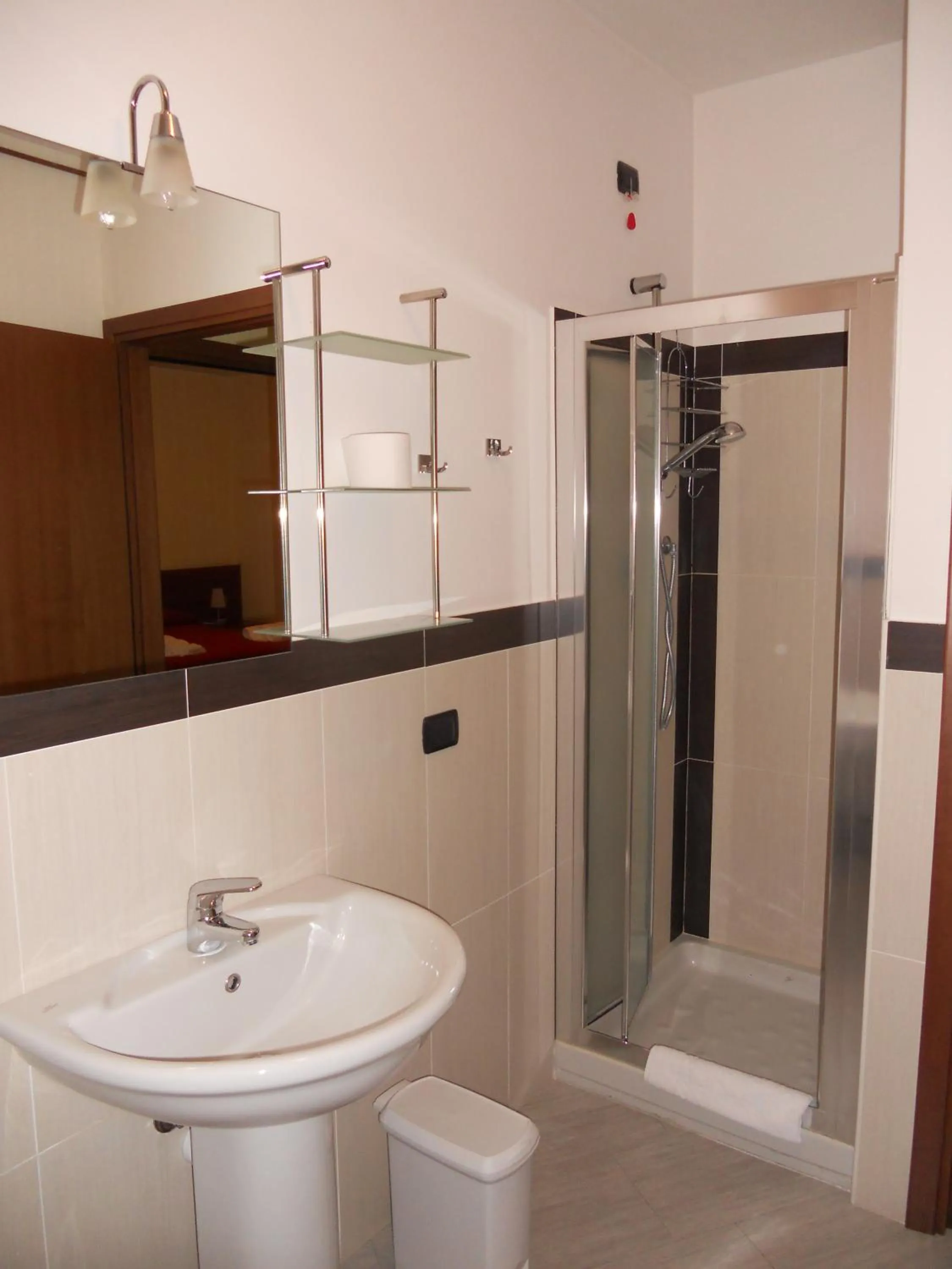 Shower in Residence San Prospero