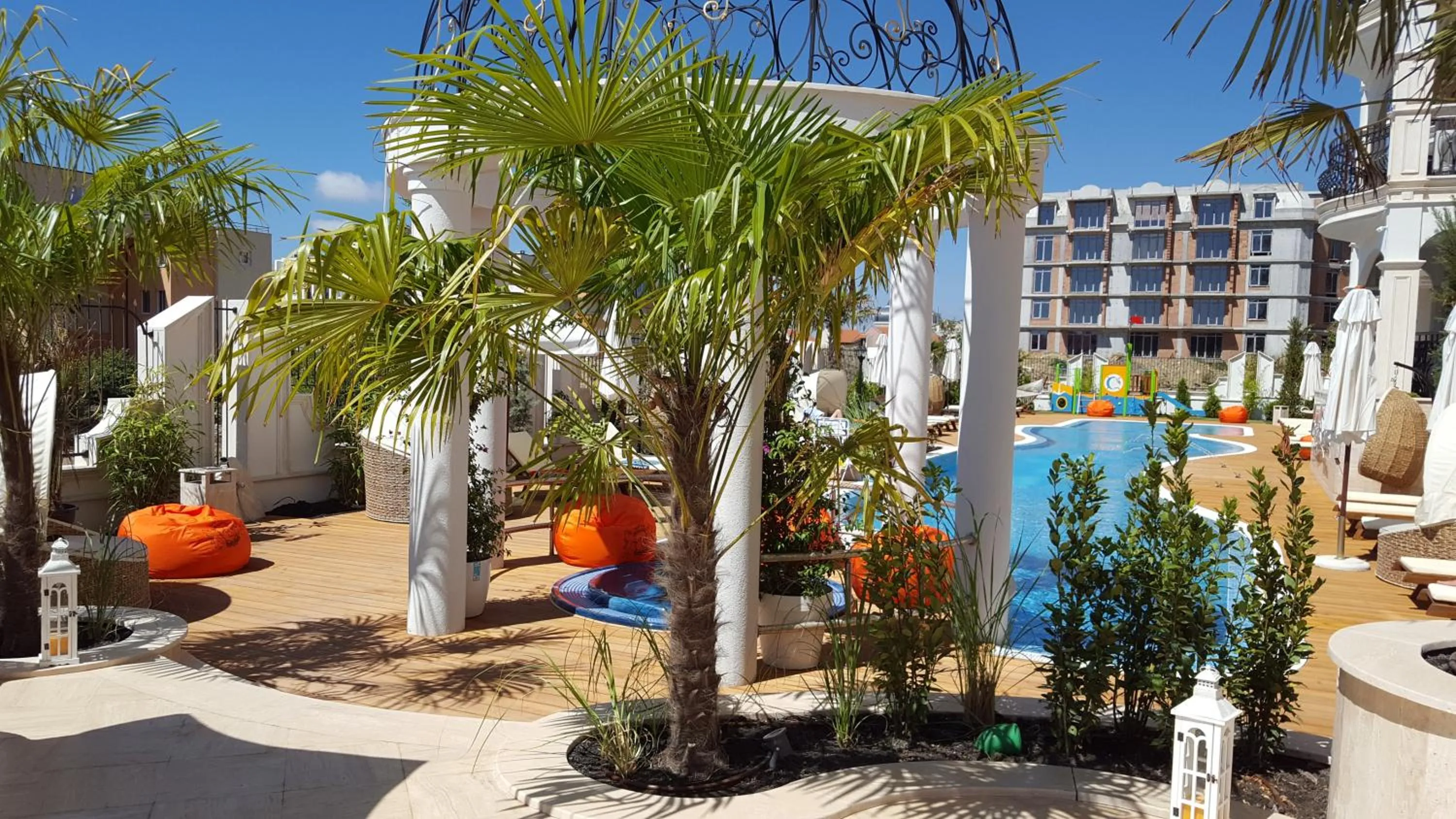 Patio in Harmony Suites Saint Vlas