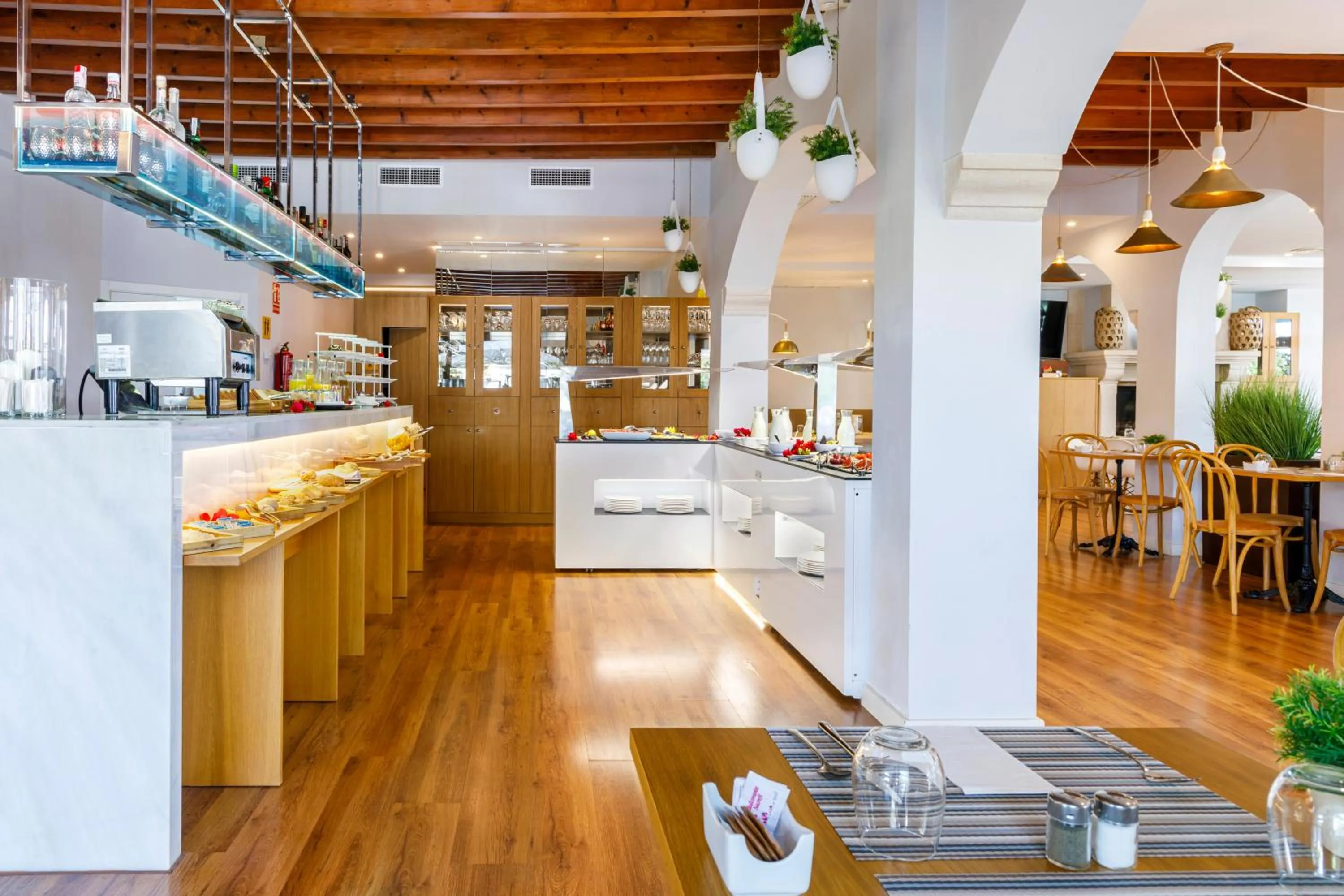 Restaurant/places to eat in Mar Hotels Alcanada