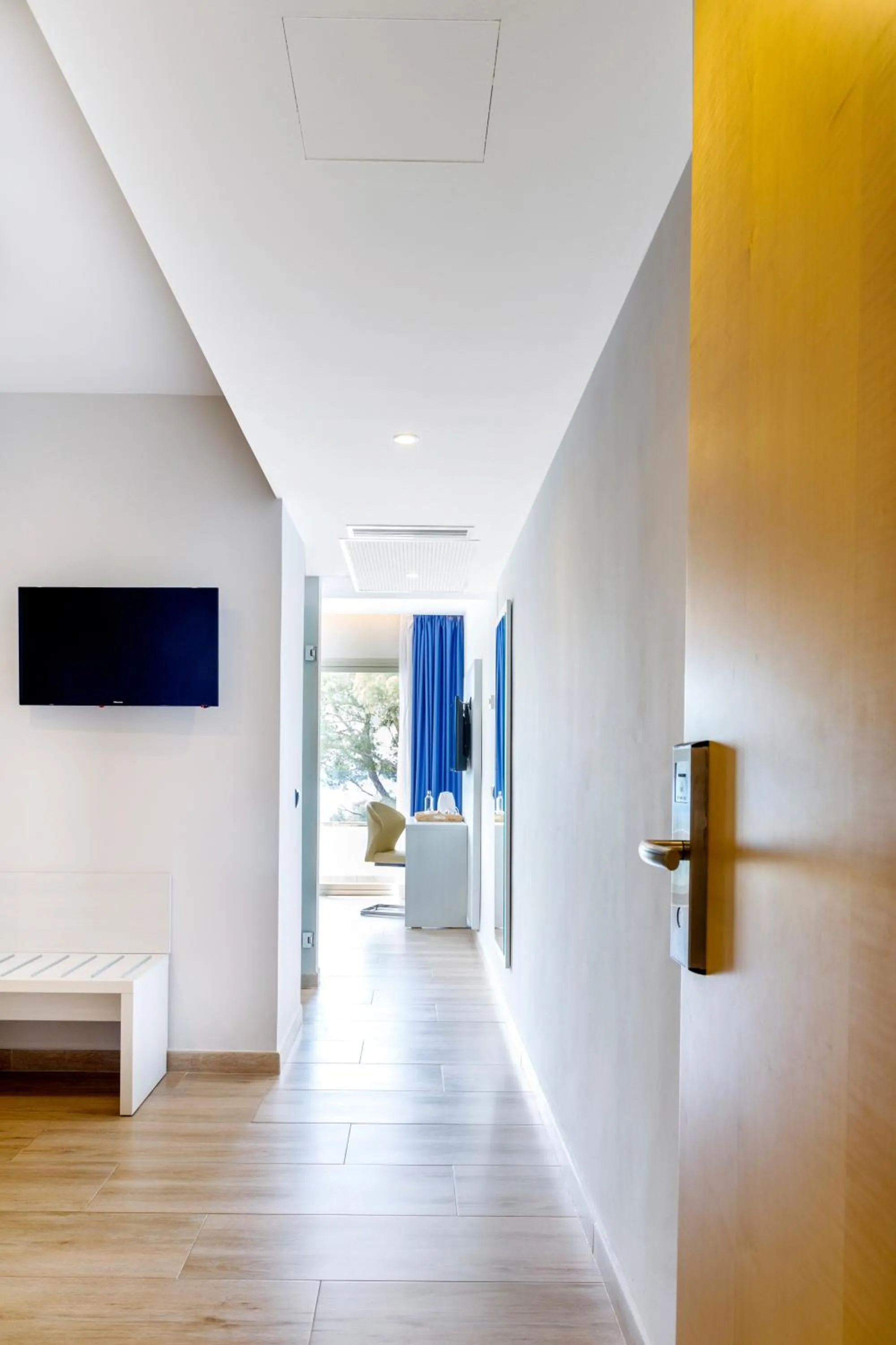 Photo of the whole room in Mar Hotels Alcanada