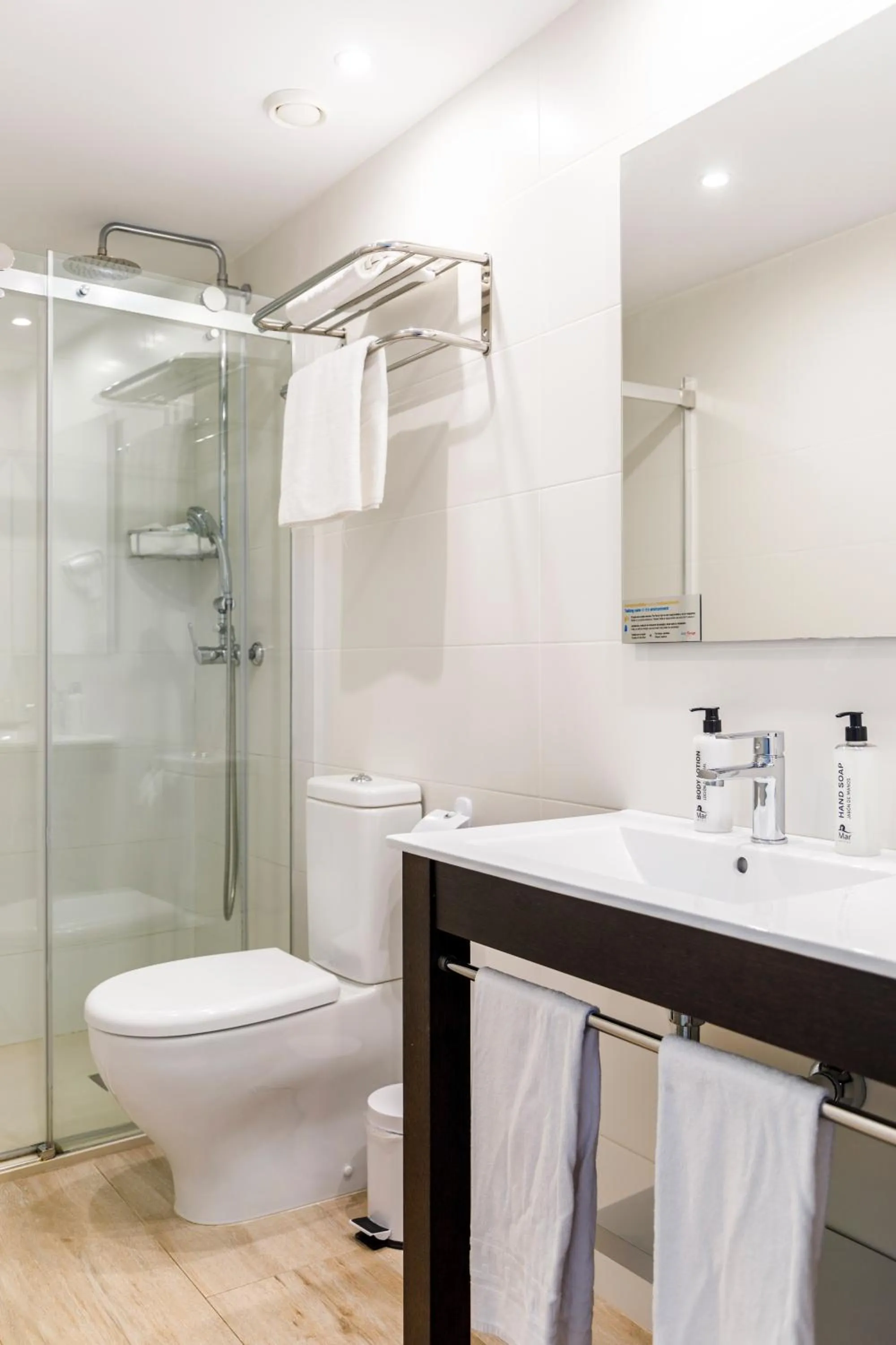 Shower in Mar Hotels Alcanada