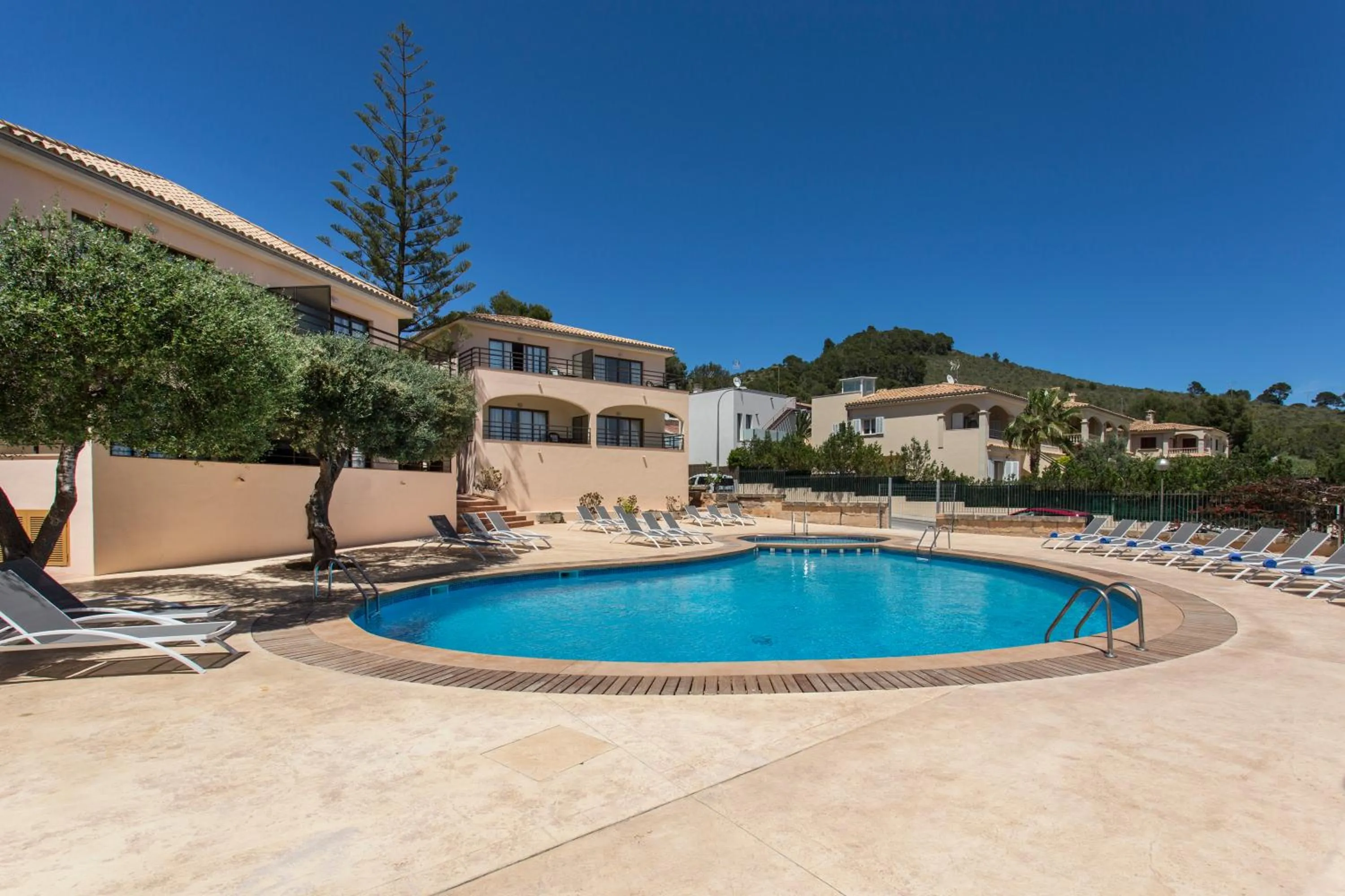 Swimming pool in Mar Hotels Alcanada
