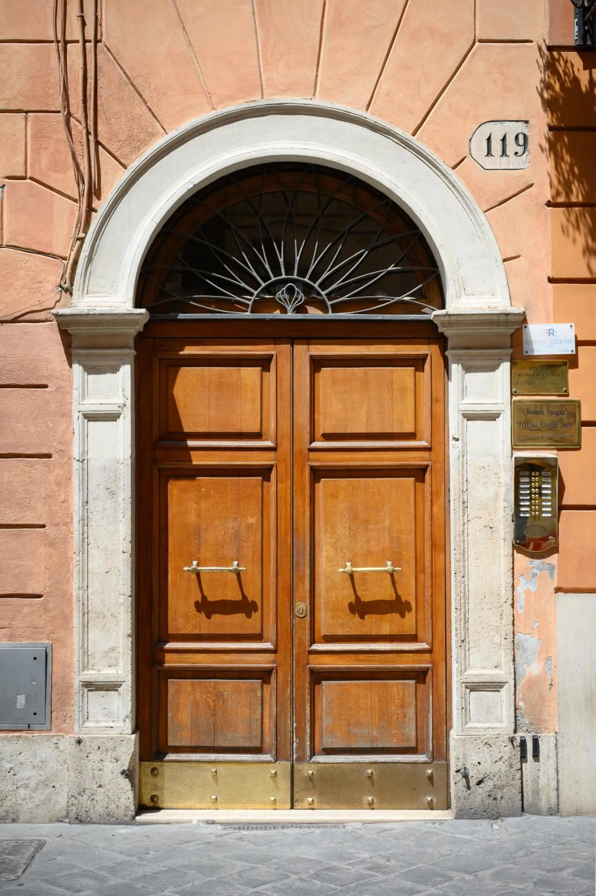 Facade/entrance in Domus Spagna Frattina