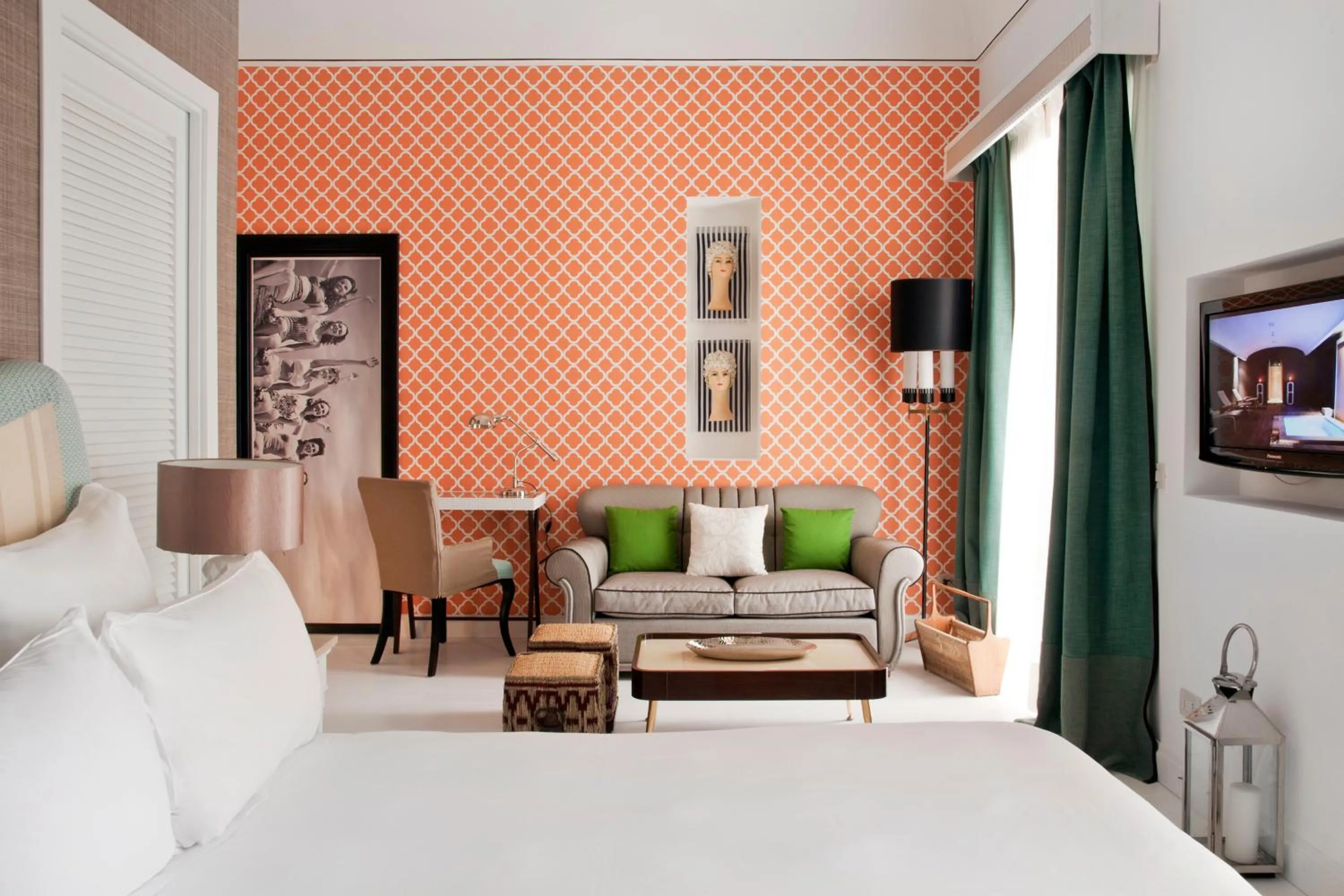 Living room, Bed in Capri Tiberio Palace - The Leading Hotels of the World