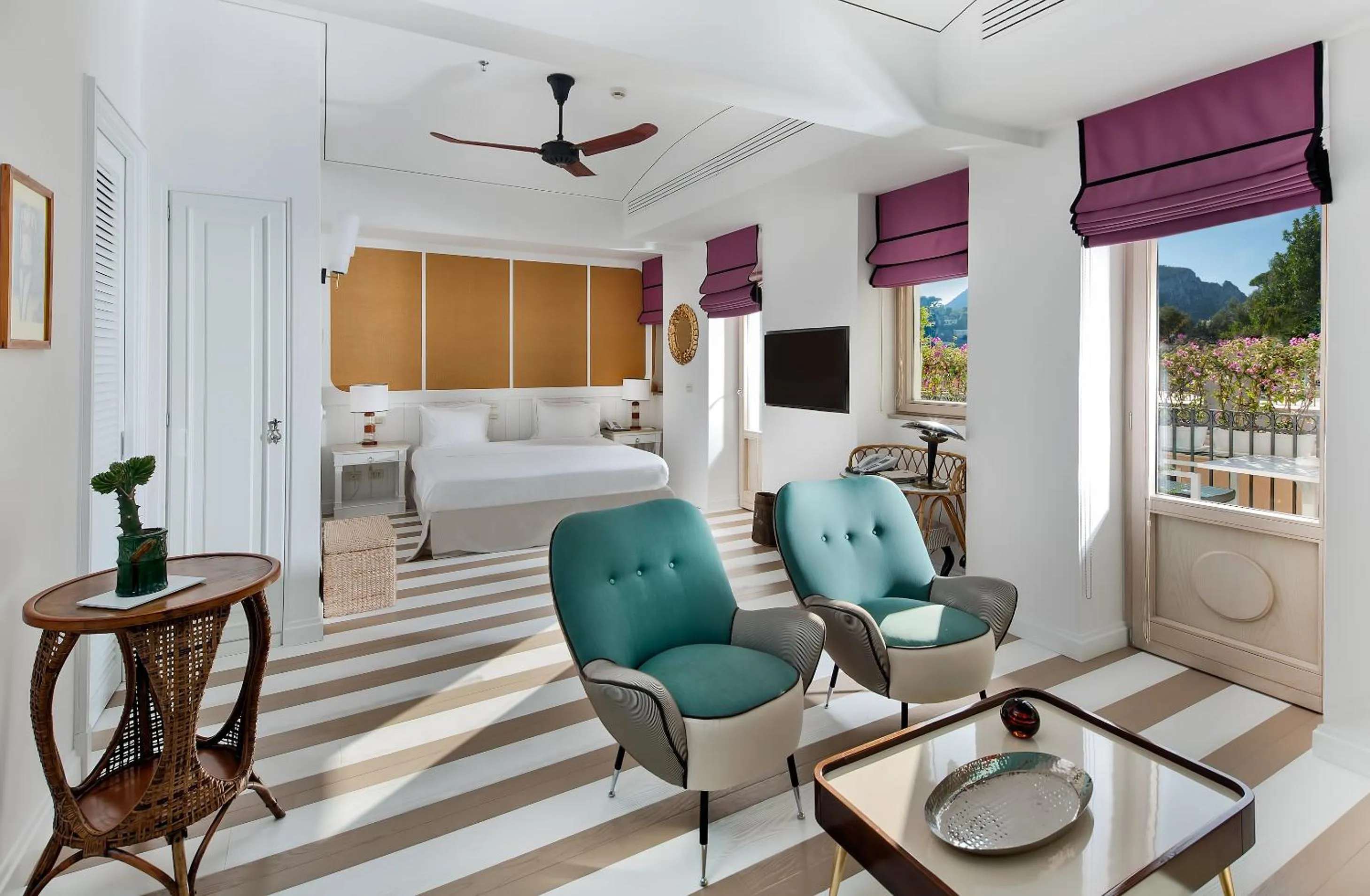 Photo of the whole room, Bed in Capri Tiberio Palace - The Leading Hotels of the World