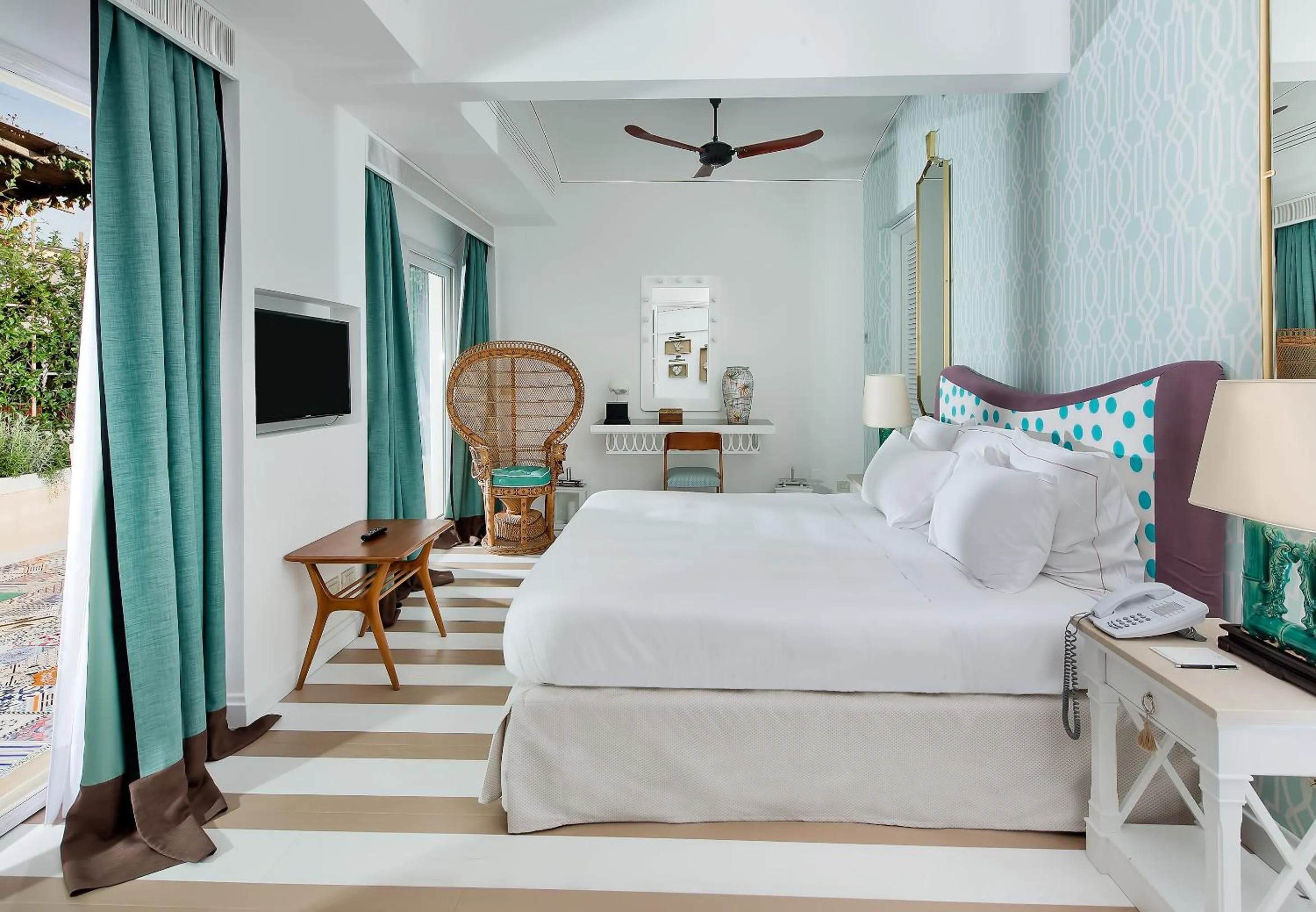 Photo of the whole room, Bed in Capri Tiberio Palace - The Leading Hotels of the World